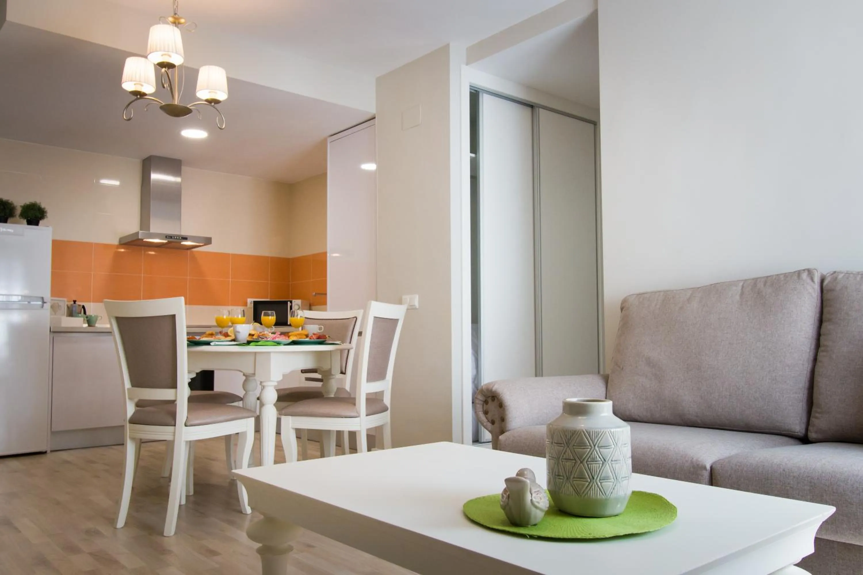 Kitchen or kitchenette in Holidays2Malaga Suites