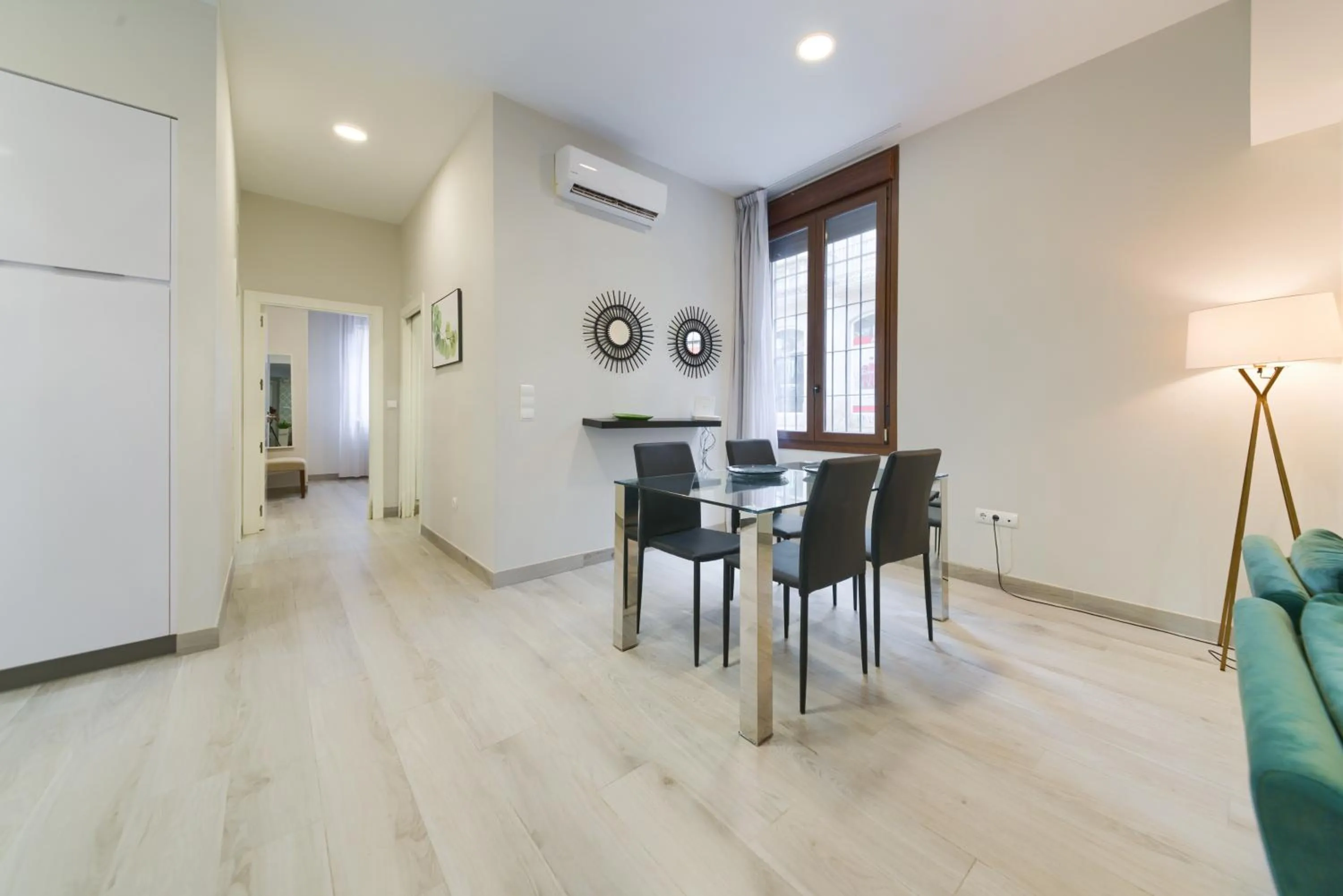 Dining area in Holidays2Malaga Suites