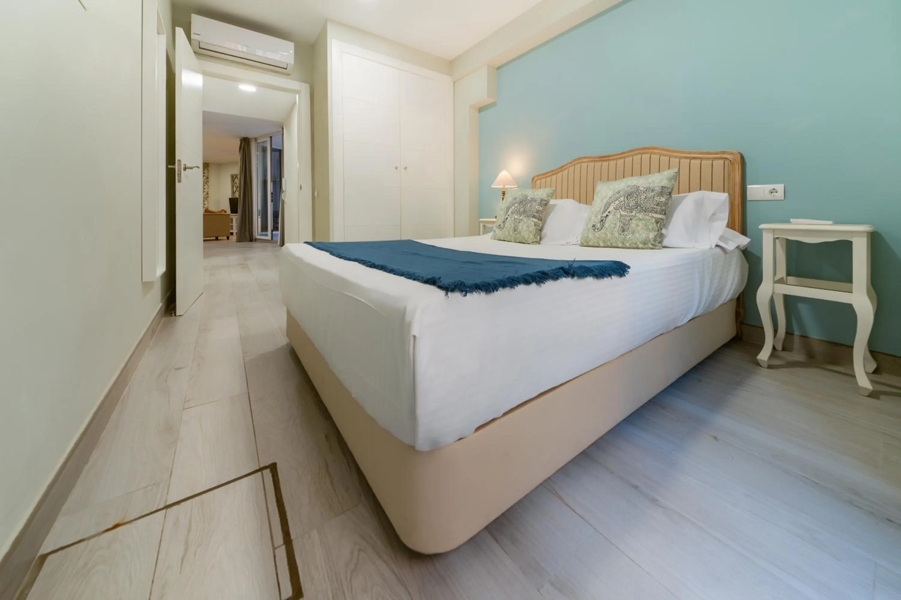 Bed in Holidays2Malaga Suites