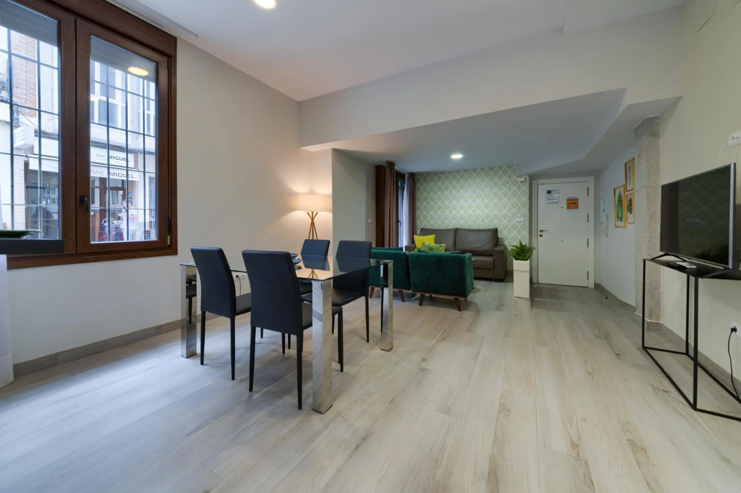 TV and multimedia in Holidays2Malaga Suites