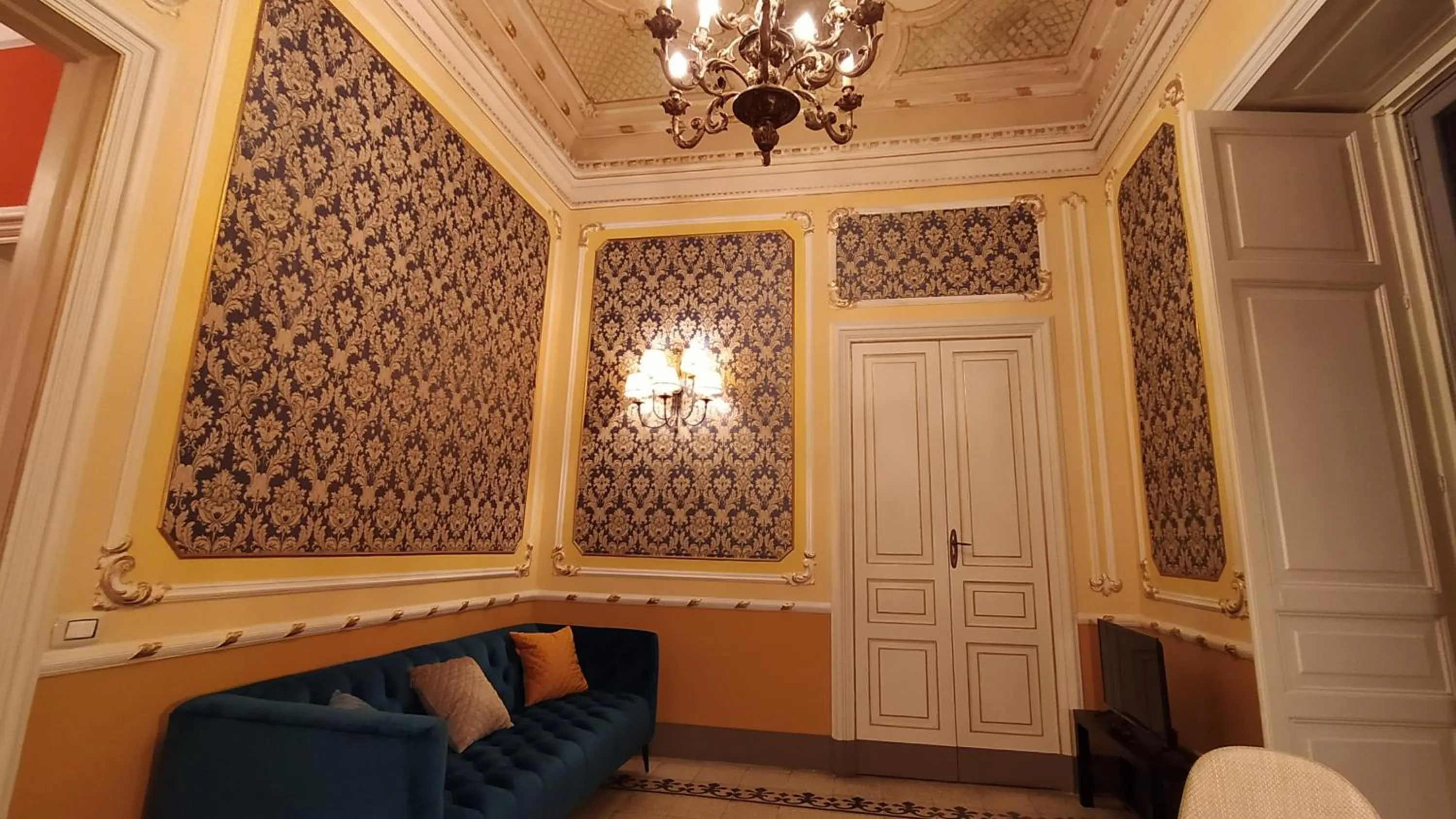 Living room in Palazzo Arcidiacono - luxury holidays