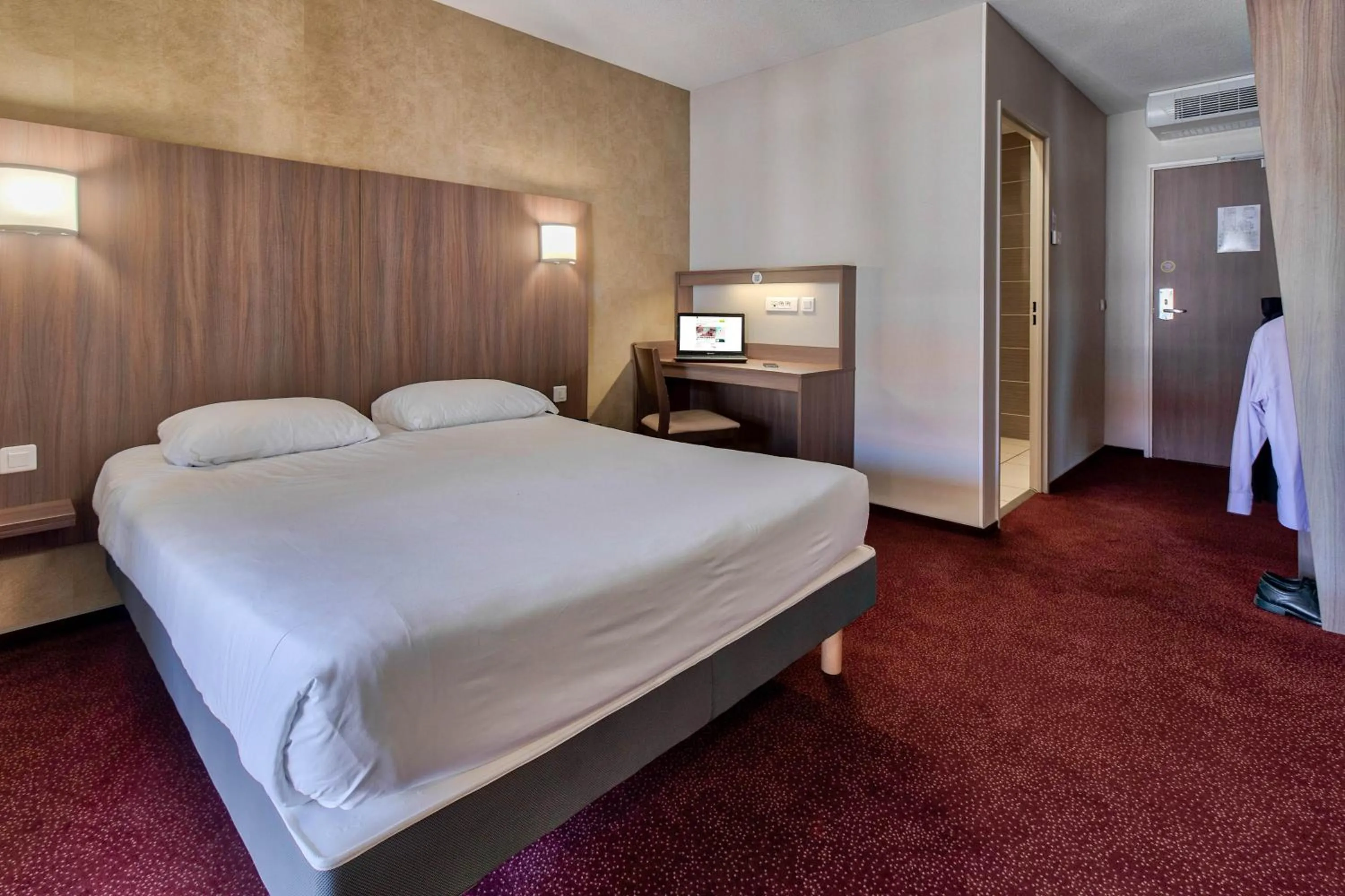 Bedroom, Bed in B&B HOTEL Saint Jean de Luz