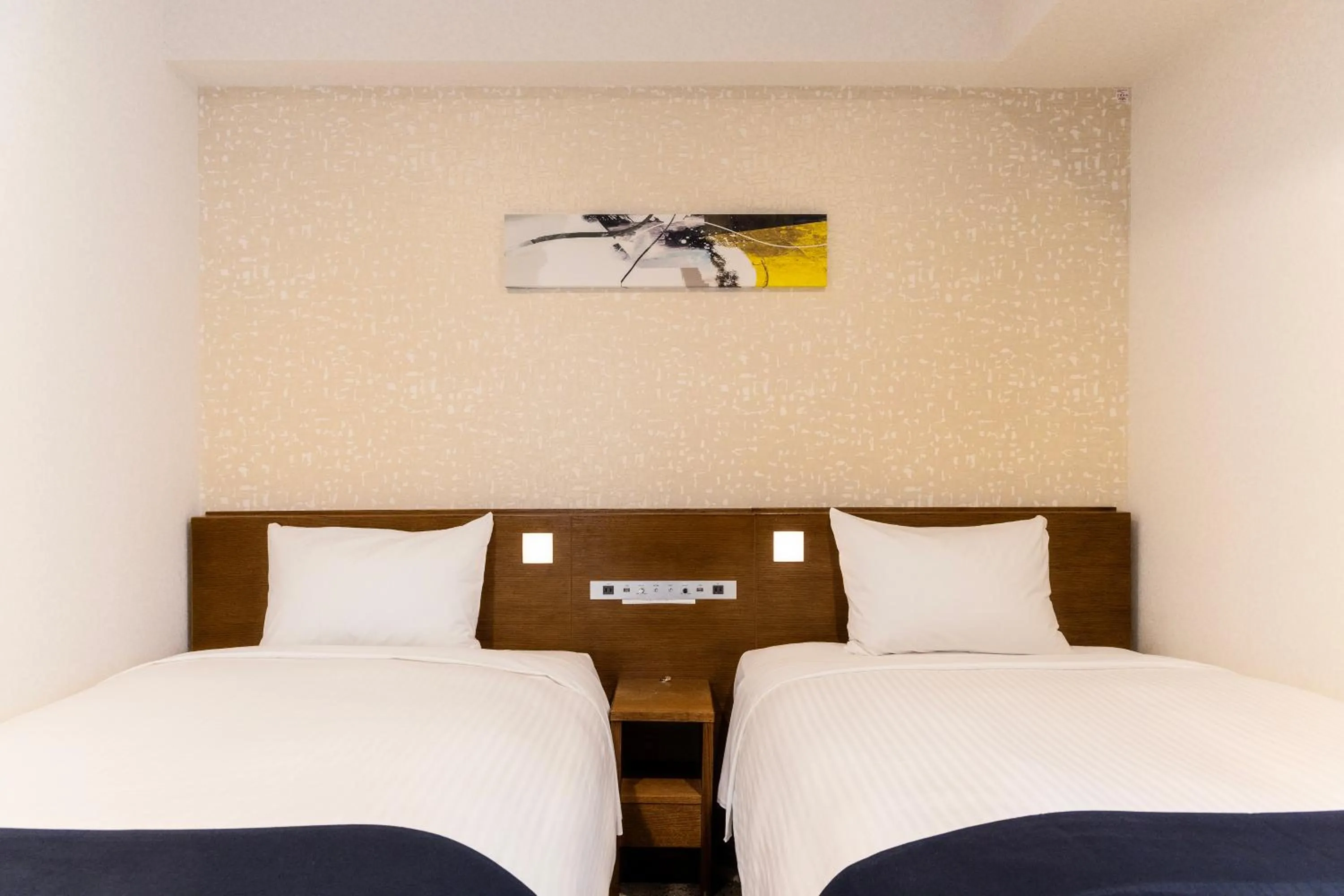 Photo of the whole room, Bed in Shinjuku Washington Hotel