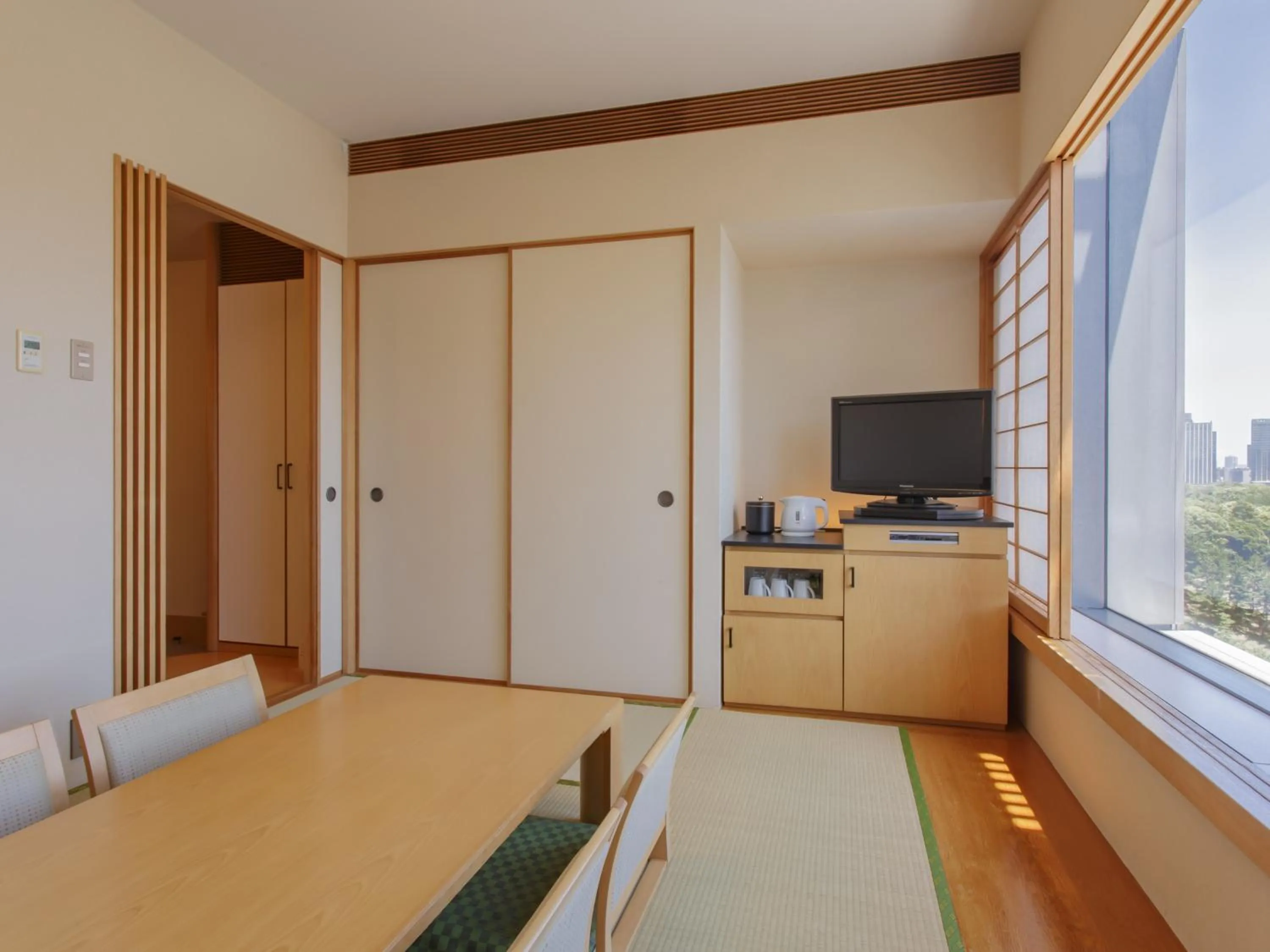 Photo of the whole room in Hotel Grand Arc Hanzomon