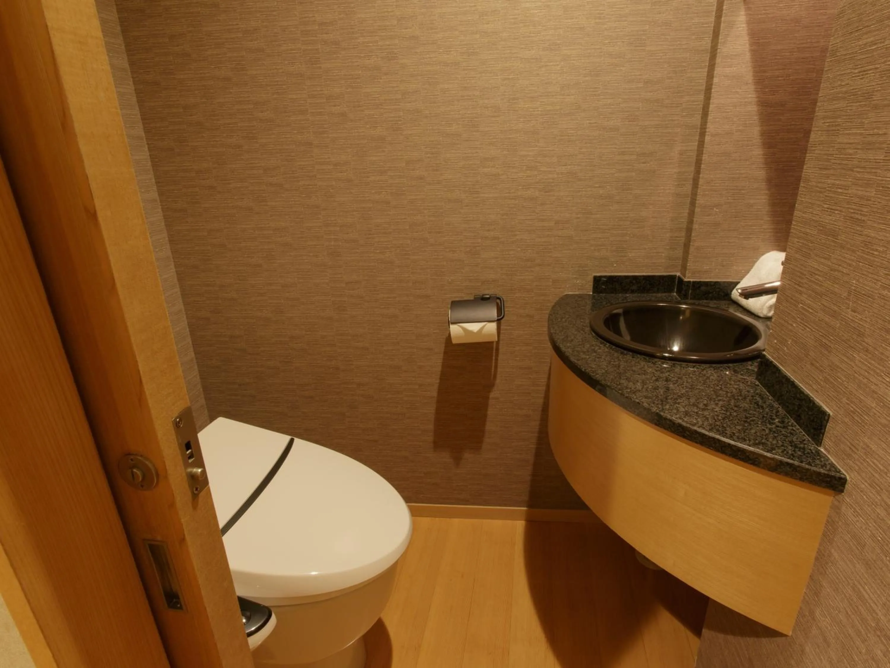 Toilet in Hotel Grand Arc Hanzomon