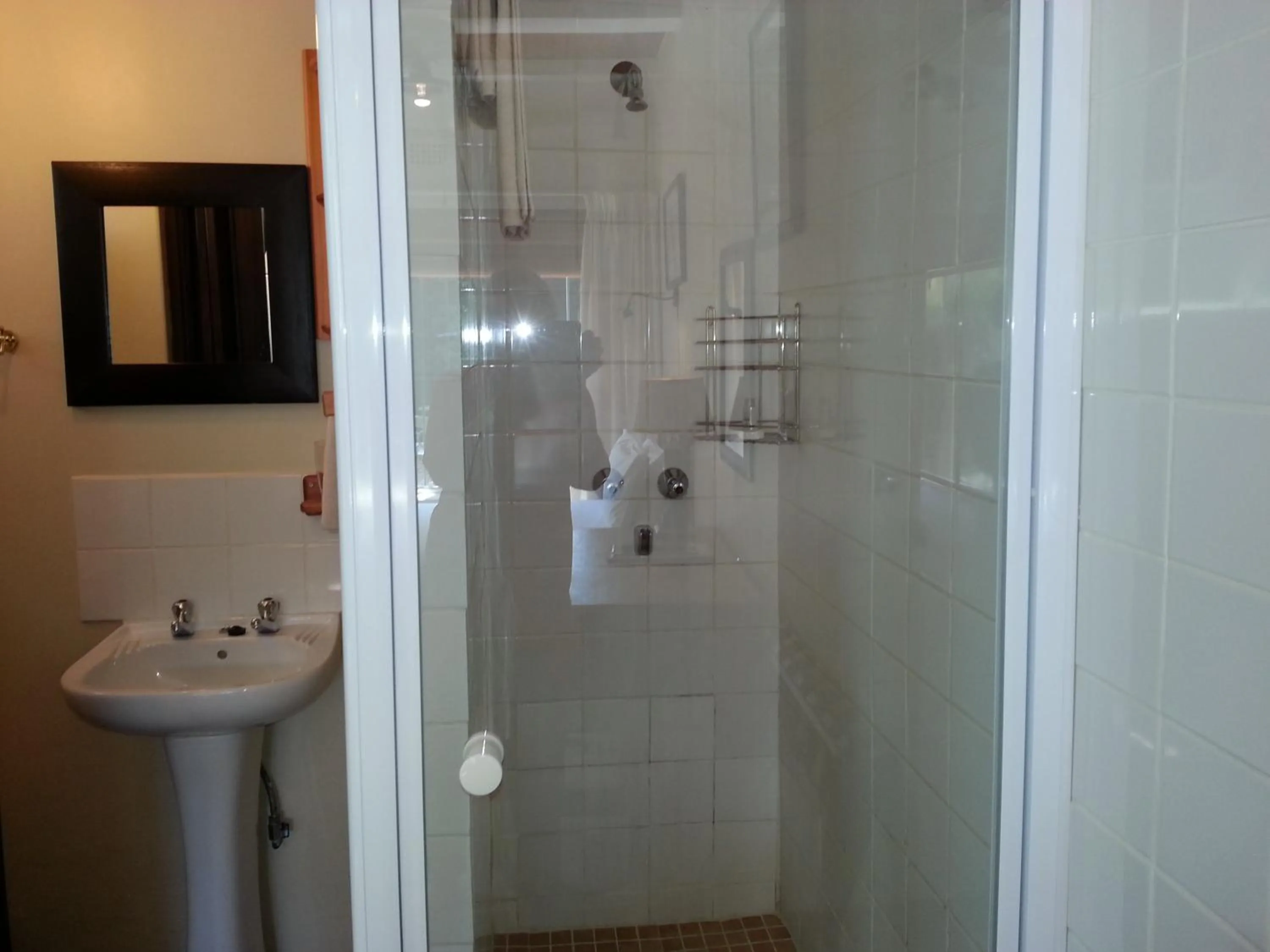 Shower in Agterplaas Guesthouse Pty Ltd