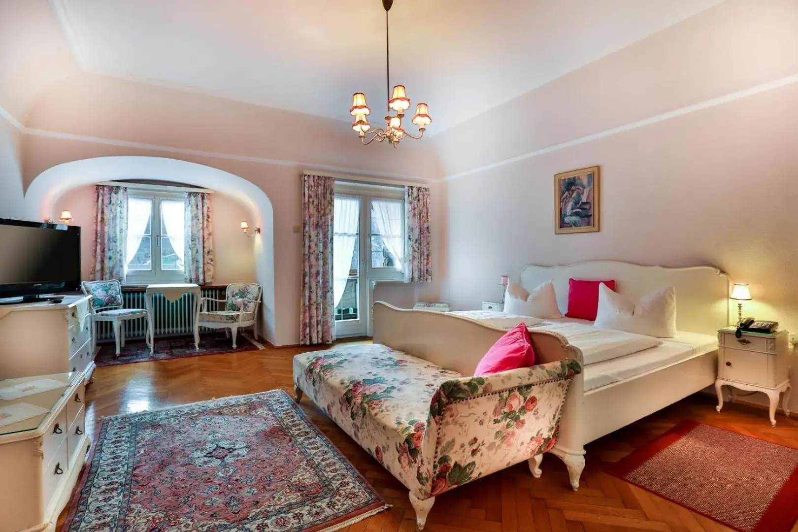 Double Room with Lake View in Hotel Schiffmeister Double Room with Lake View in Hotel Schiffmeister