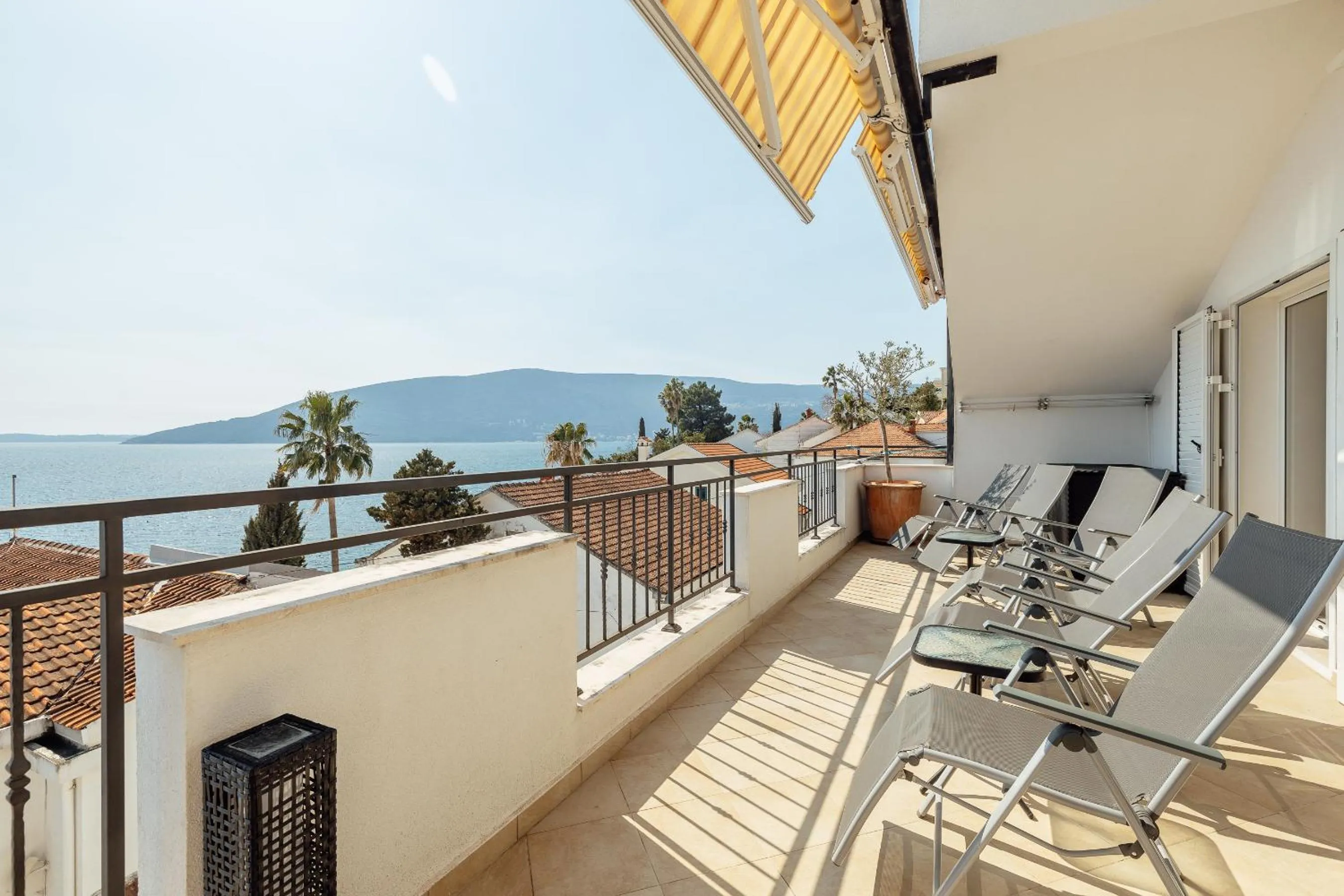 Sea view in Apartment Penthouse Savina