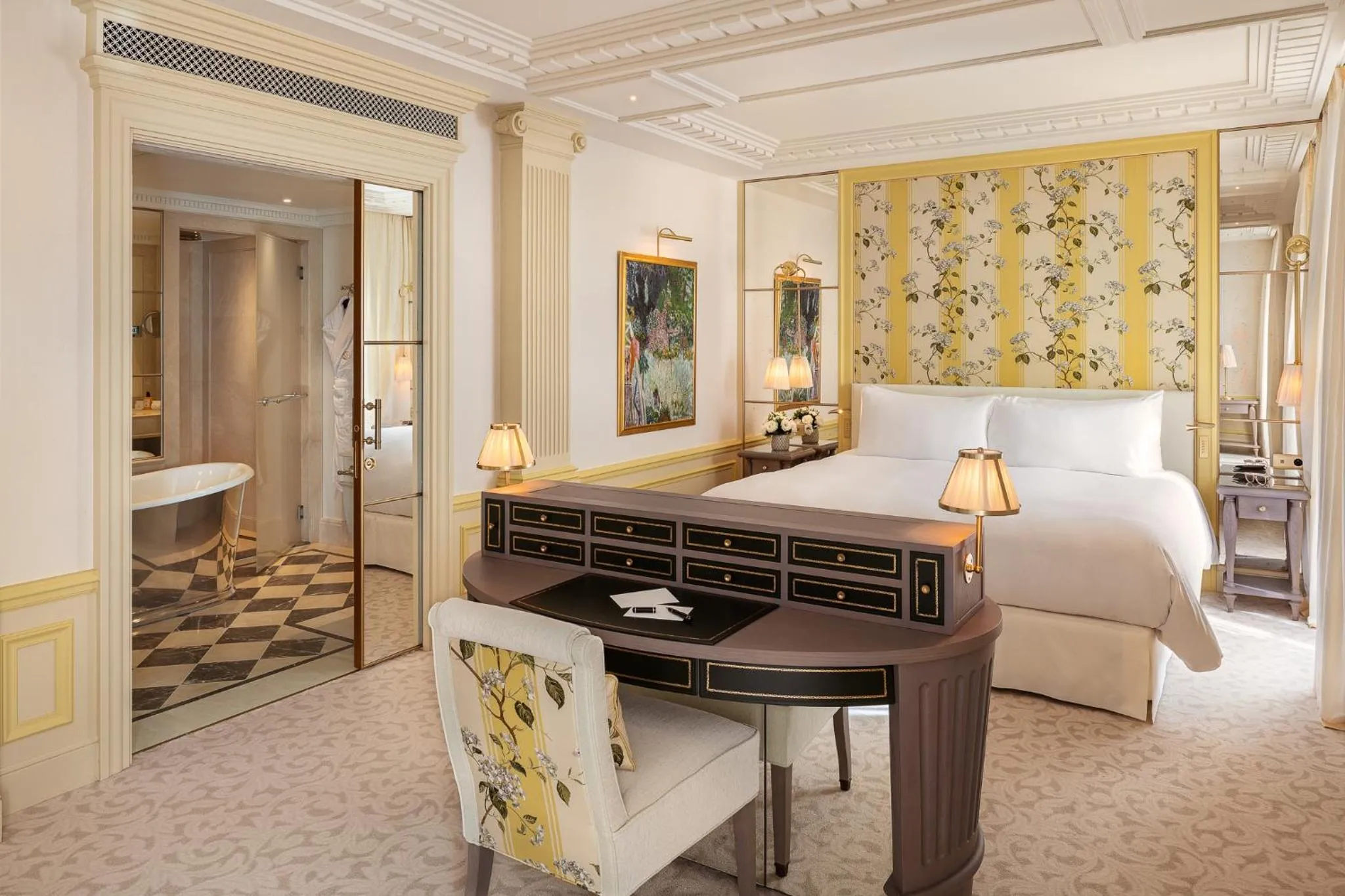 Bedroom, Bed in Hôtel Métropole Monte-Carlo - Spa Guerlain