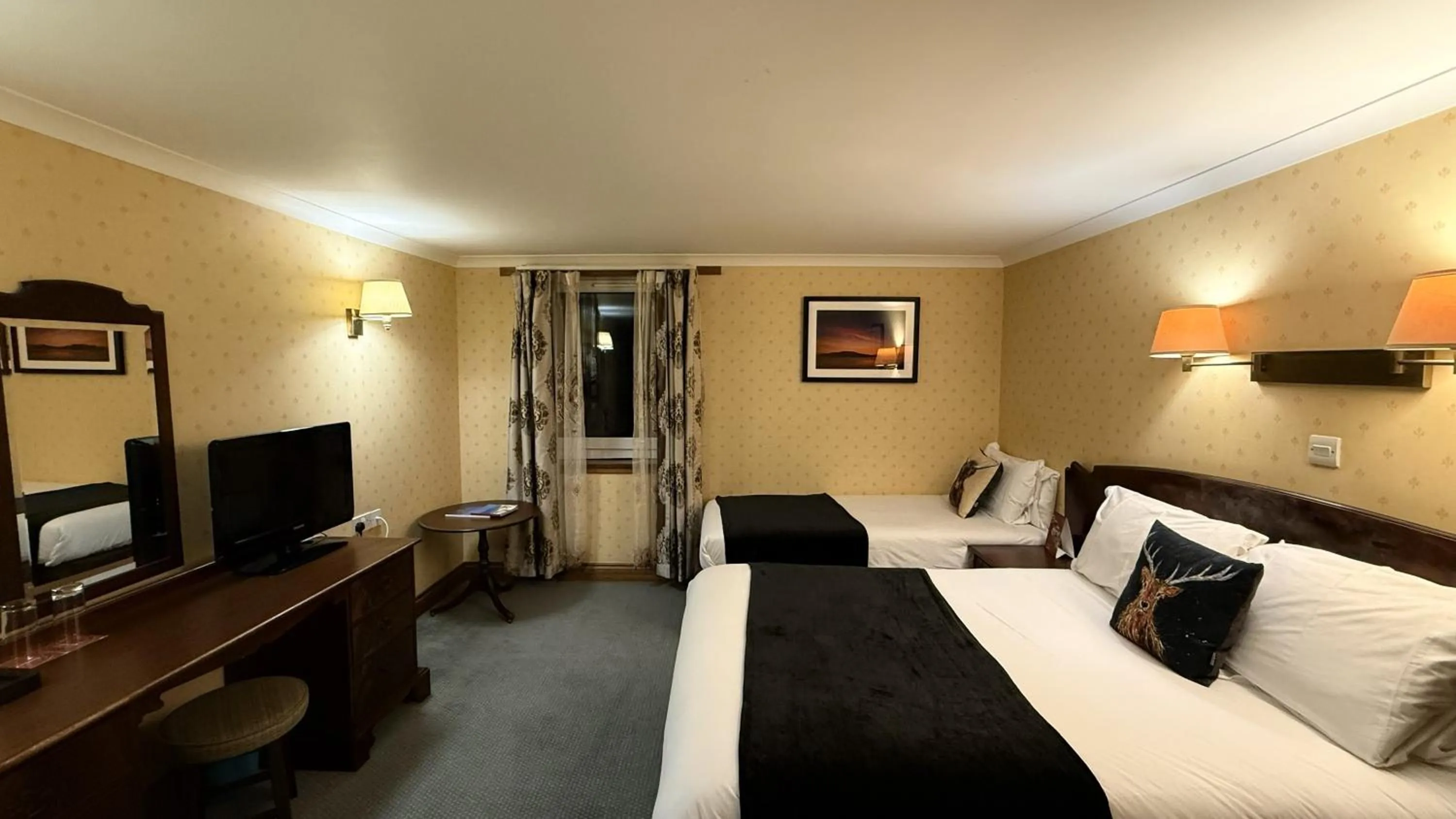 Bedroom, Bed in Muthu Ben Doran Hotel