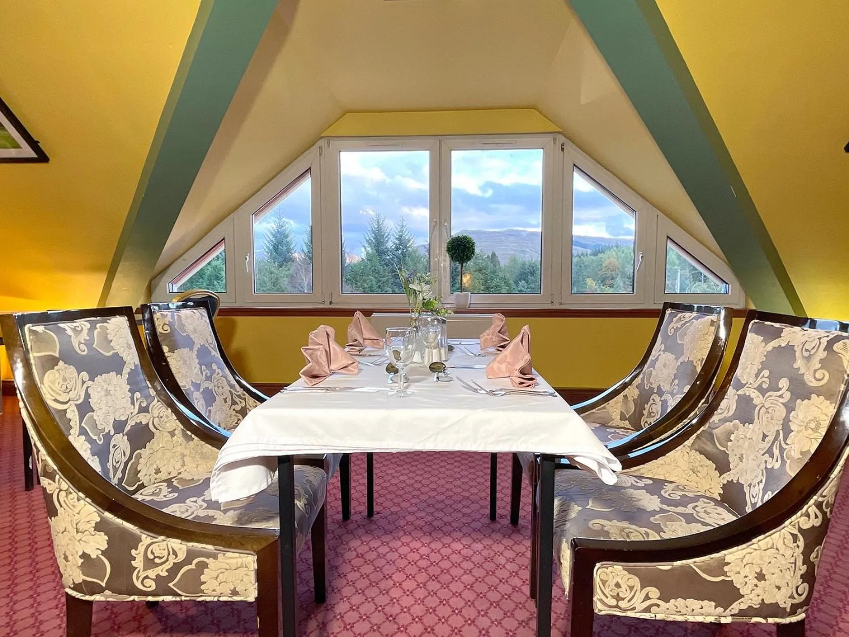 Dining area in Muthu Ben Doran Hotel