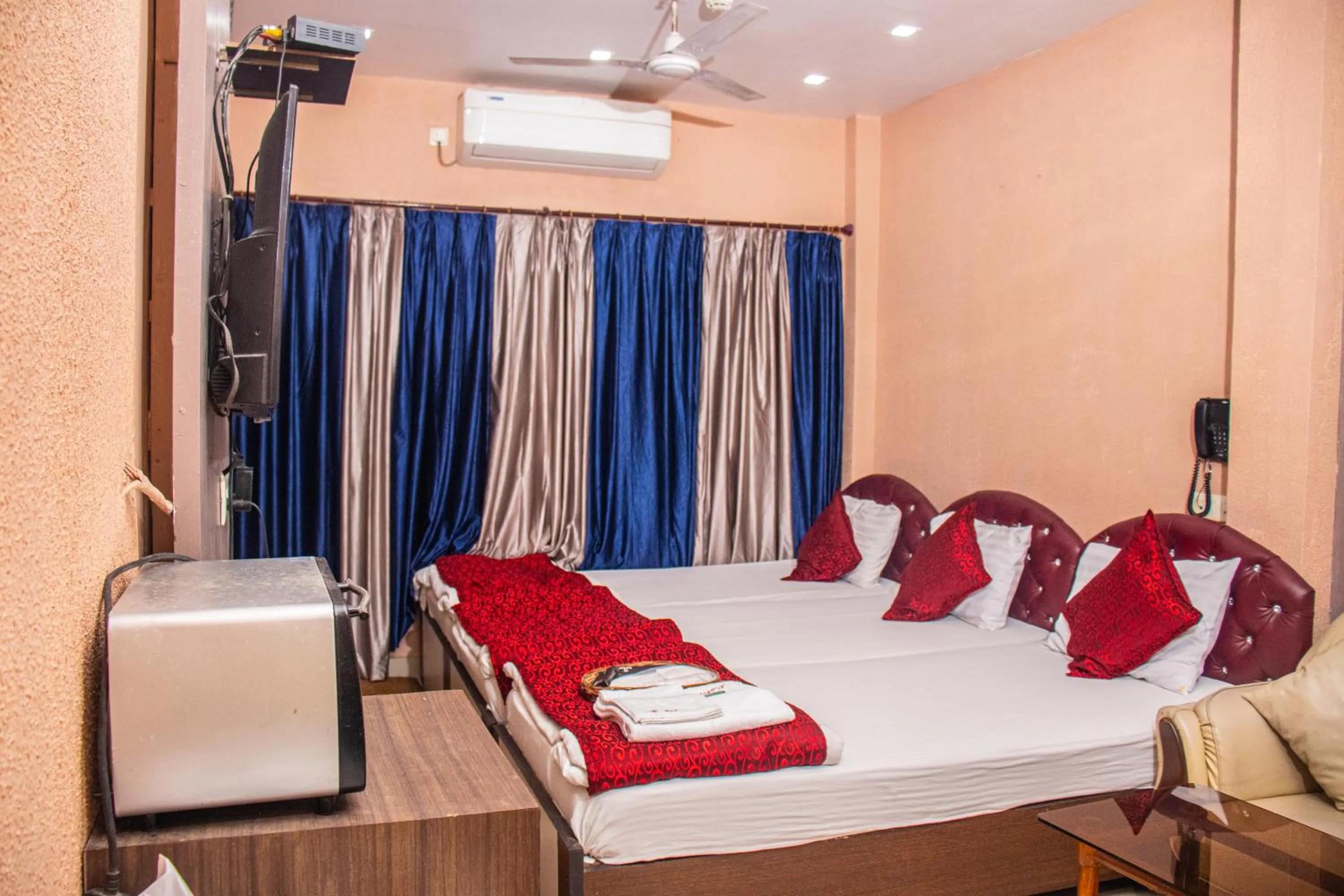 Bed in Babul Hotel