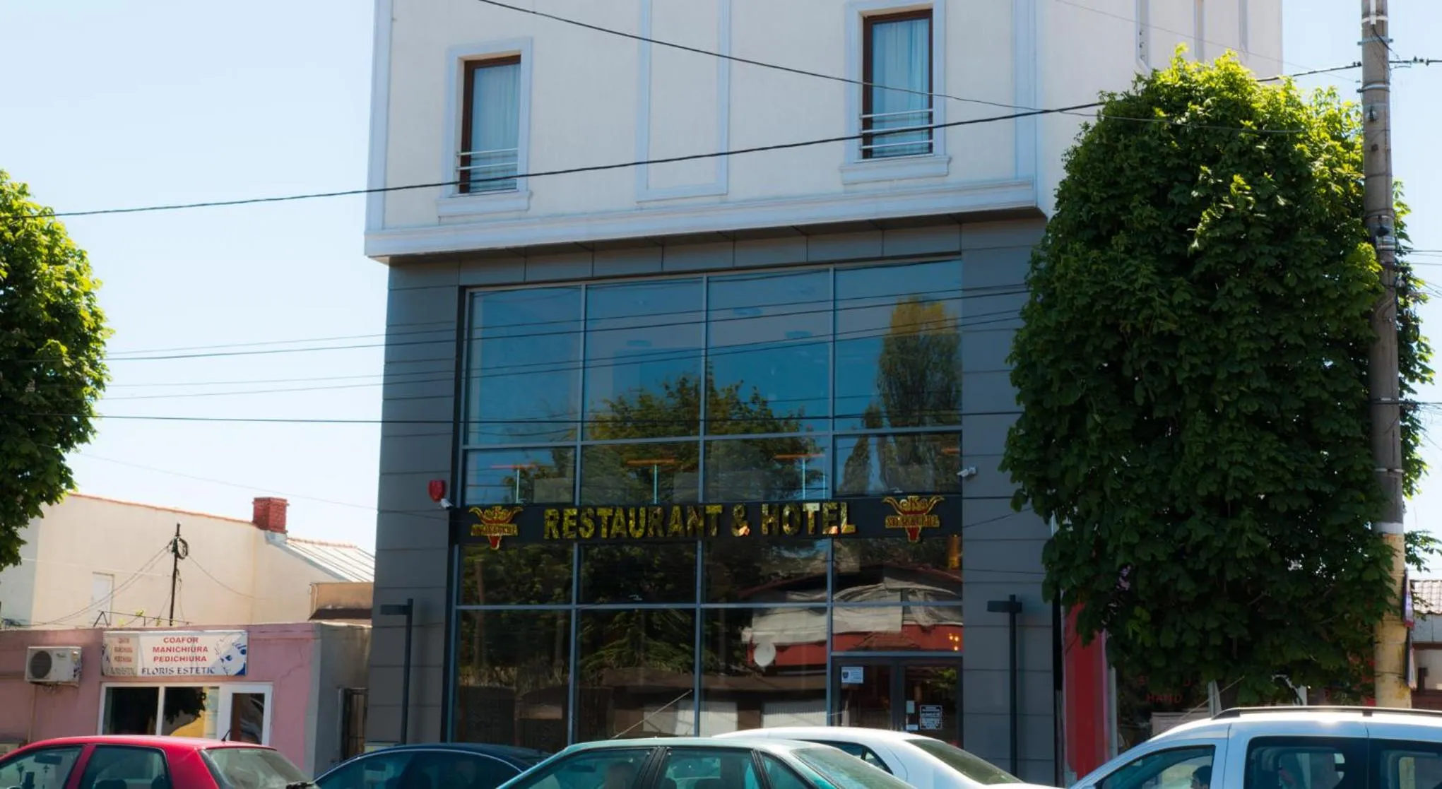 Facade/entrance in EKA Residence