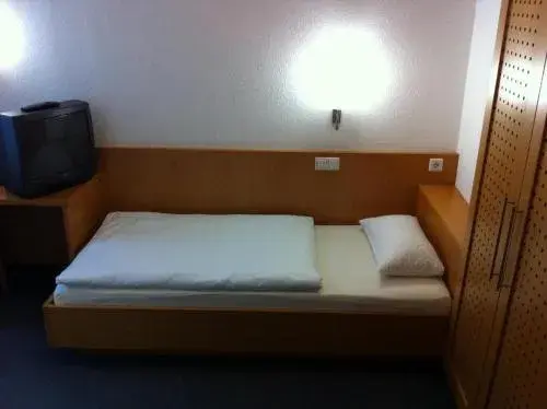 Single Room with Private Bathroom - single occupancy in Hotel Grünshof Single Room with Private Bathroom - single occupancy in Hotel Grünshof