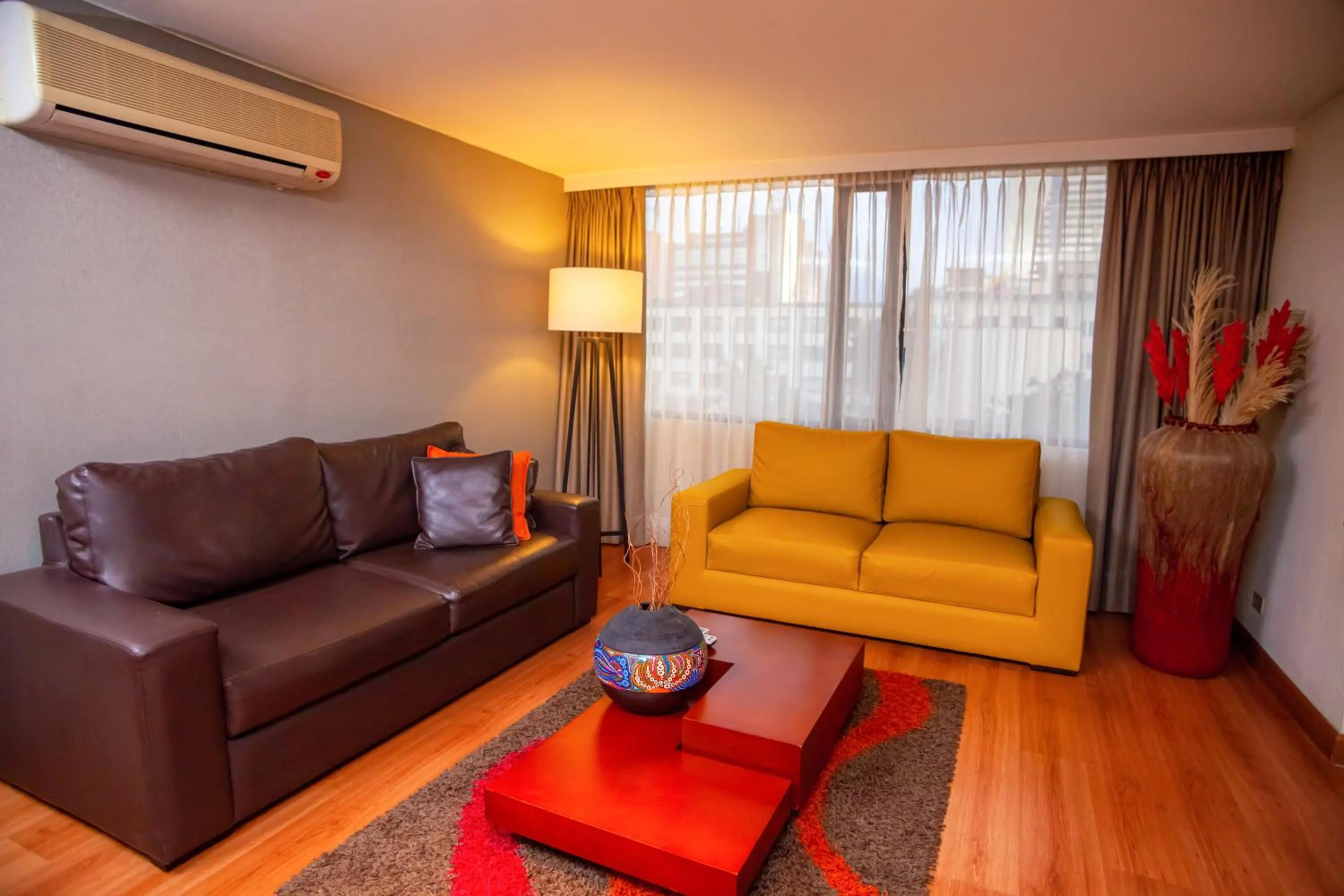 Living room in Bogota Plaza Hotel