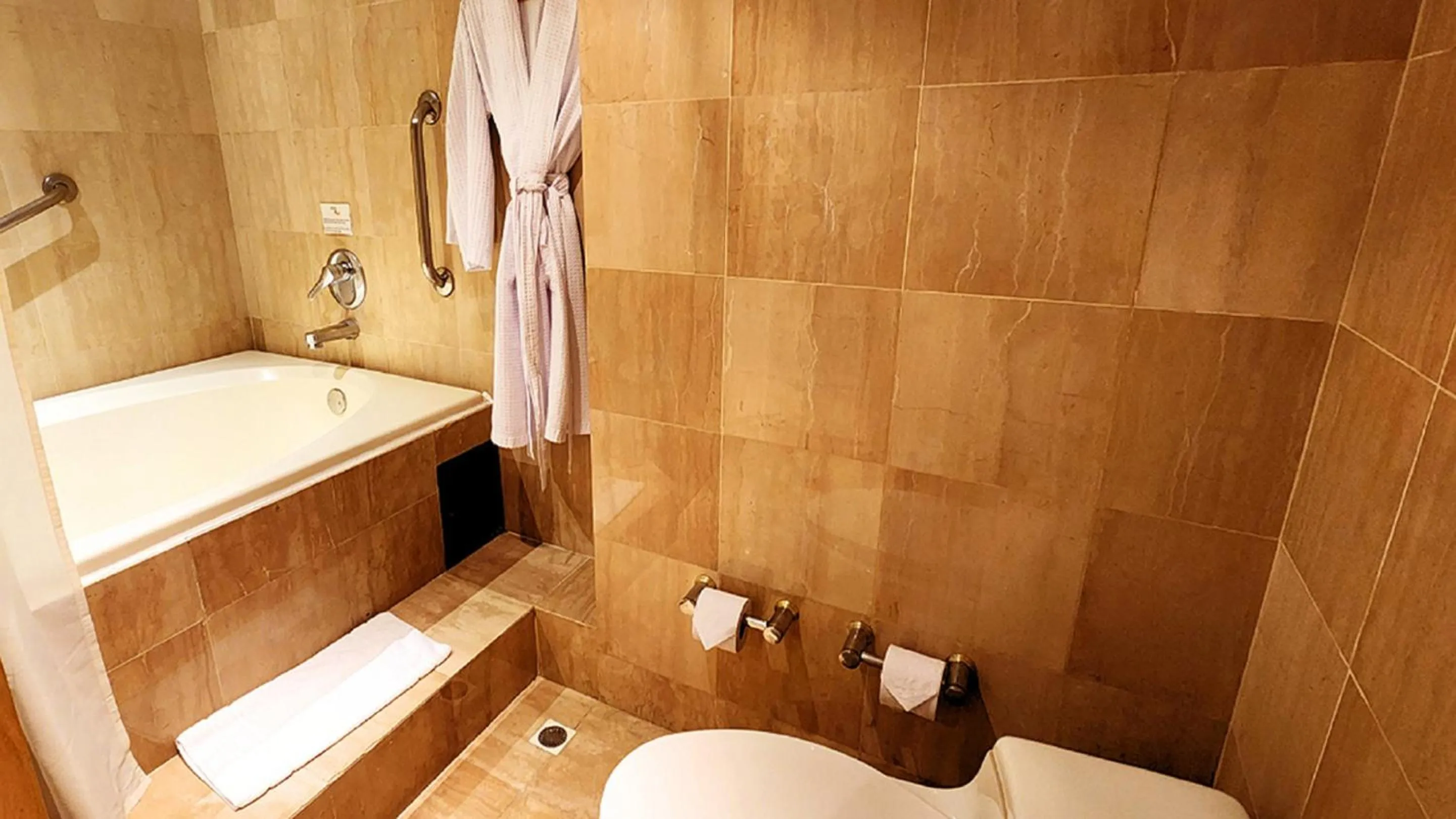 Bathroom in Bogota Plaza Hotel