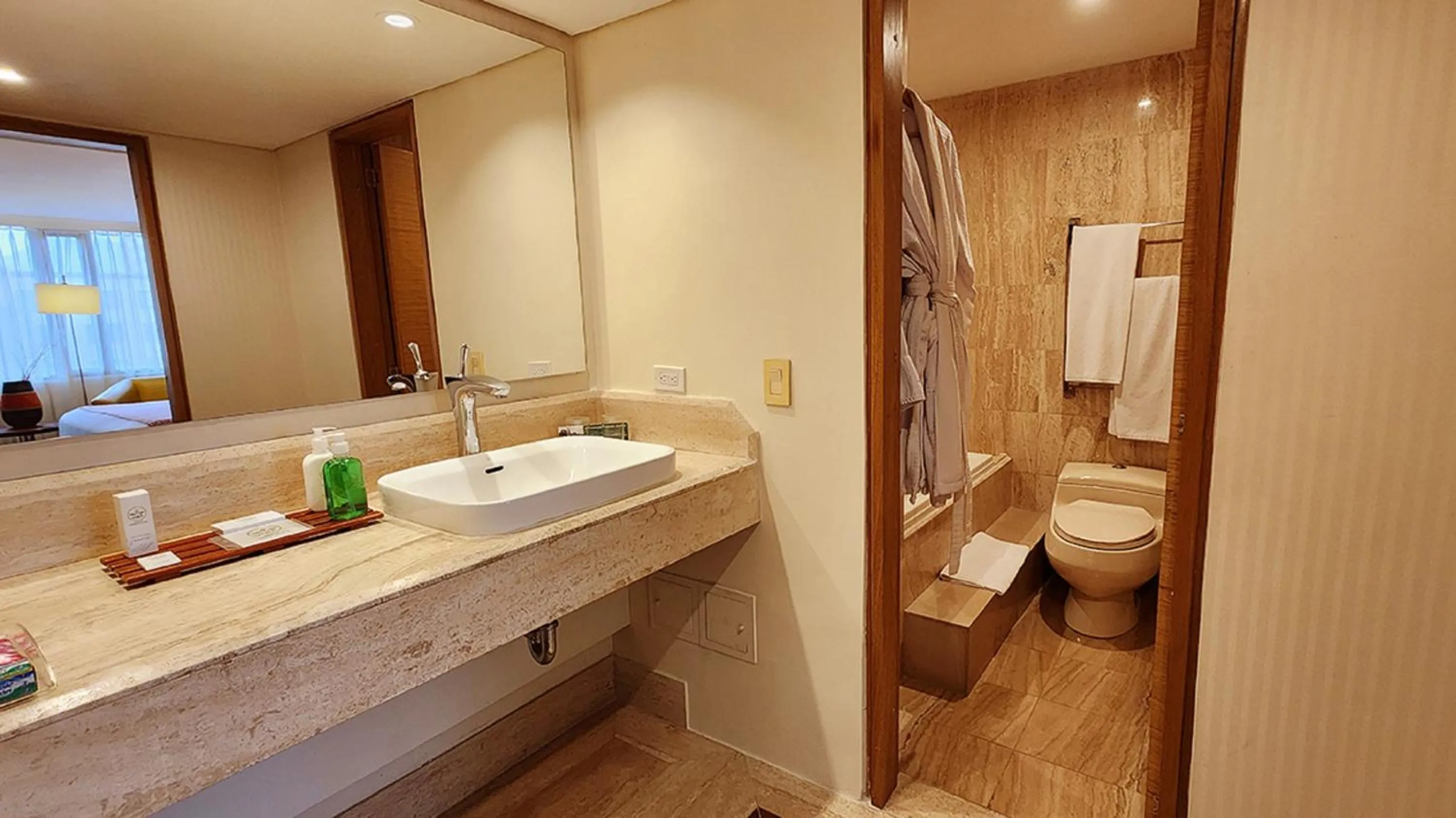 Bathroom in Bogota Plaza Hotel