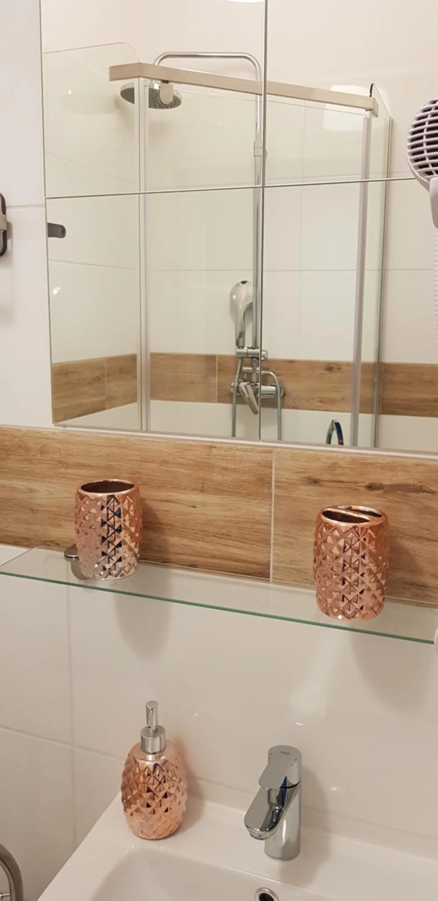 Bathroom in Colourful Rooms Wrocław