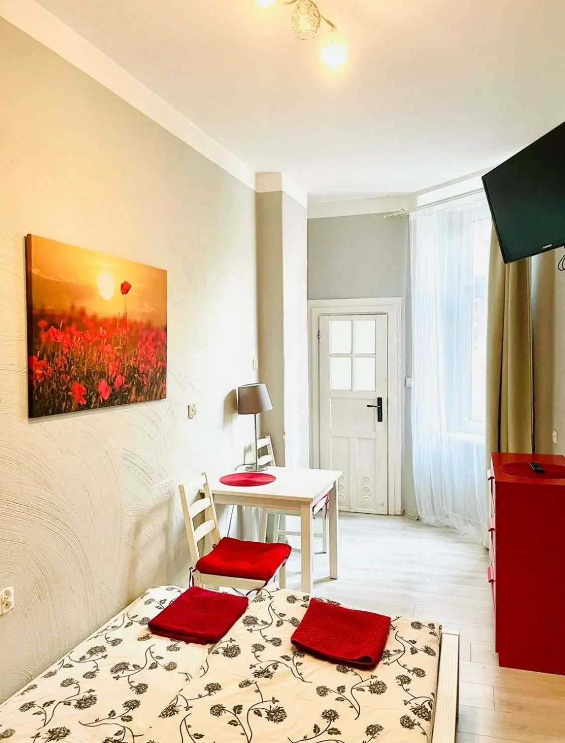 Bed in Colourful Rooms Wrocław