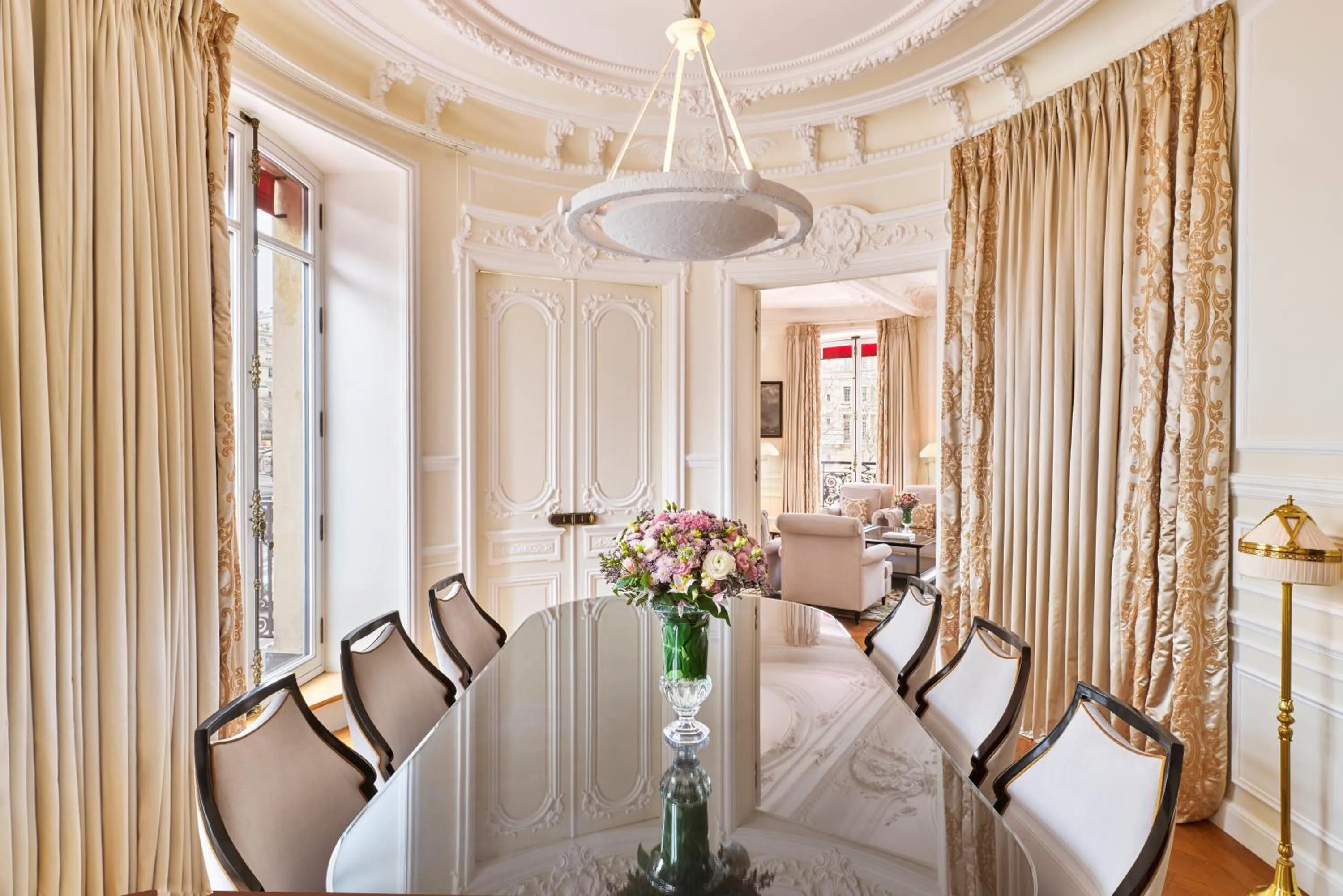 Dining area in Hôtel Barrière Fouquet's Paris