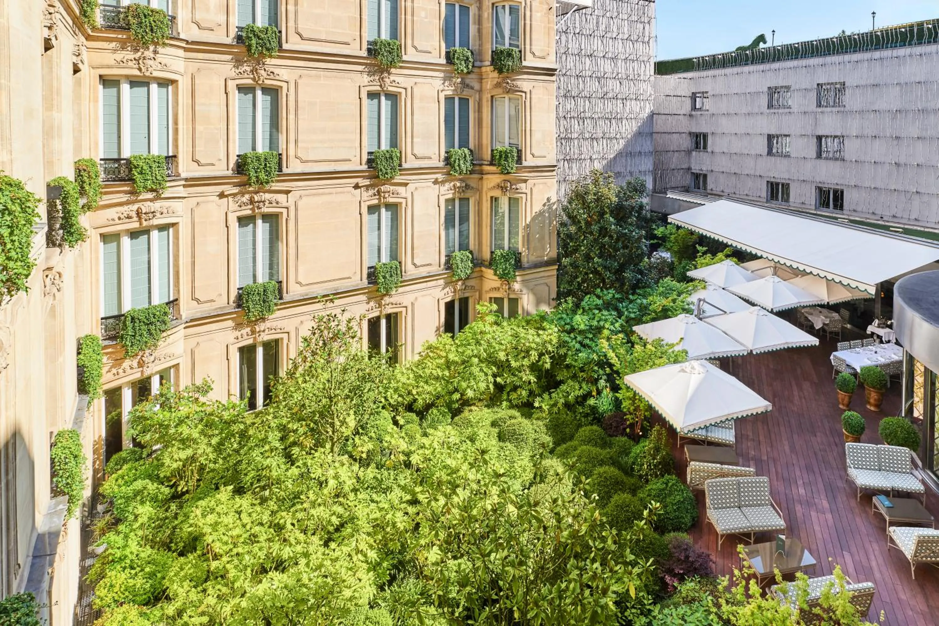 Restaurant/places to eat in Hôtel Barrière Fouquet's Paris