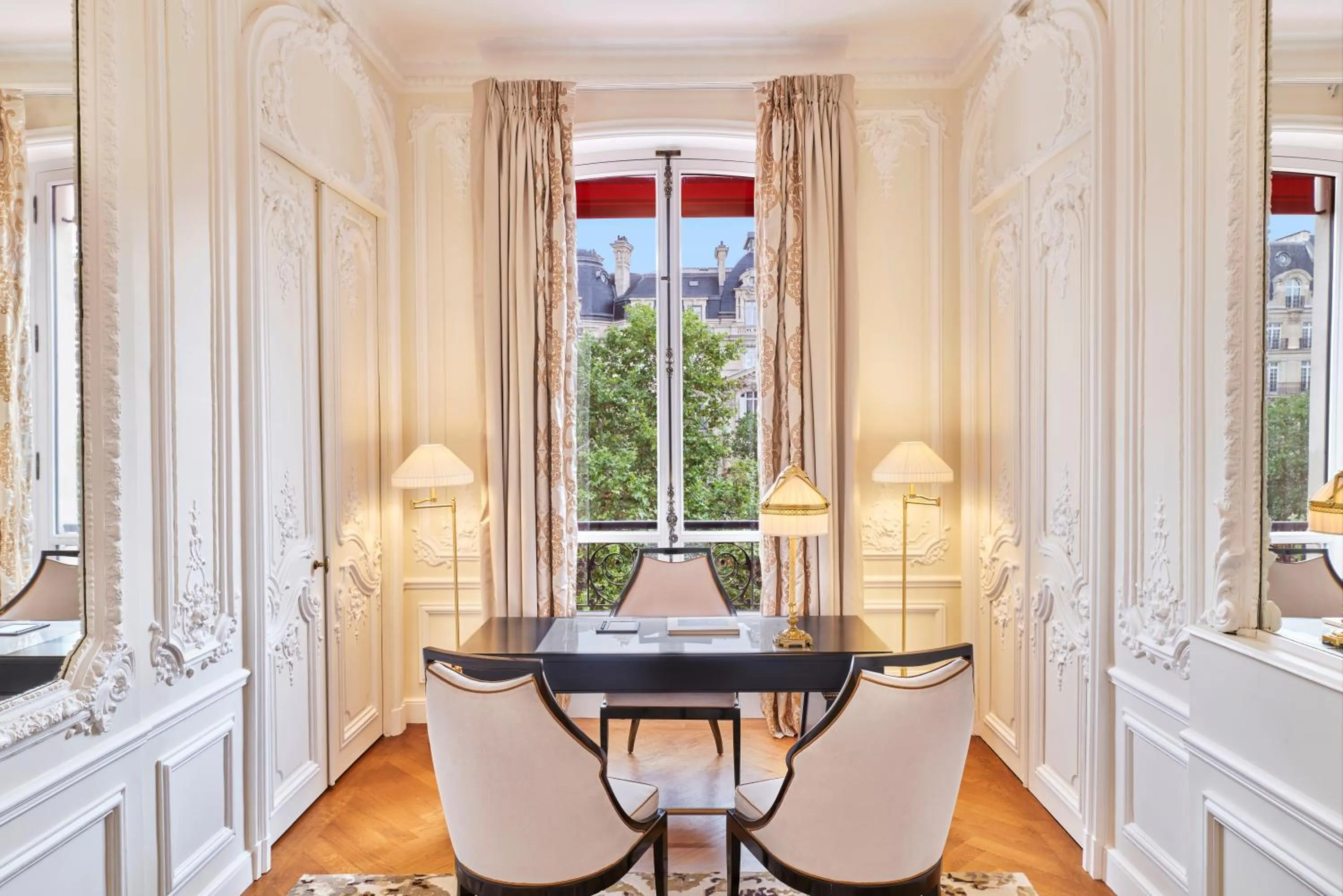 Seating area in Hôtel Barrière Fouquet's Paris