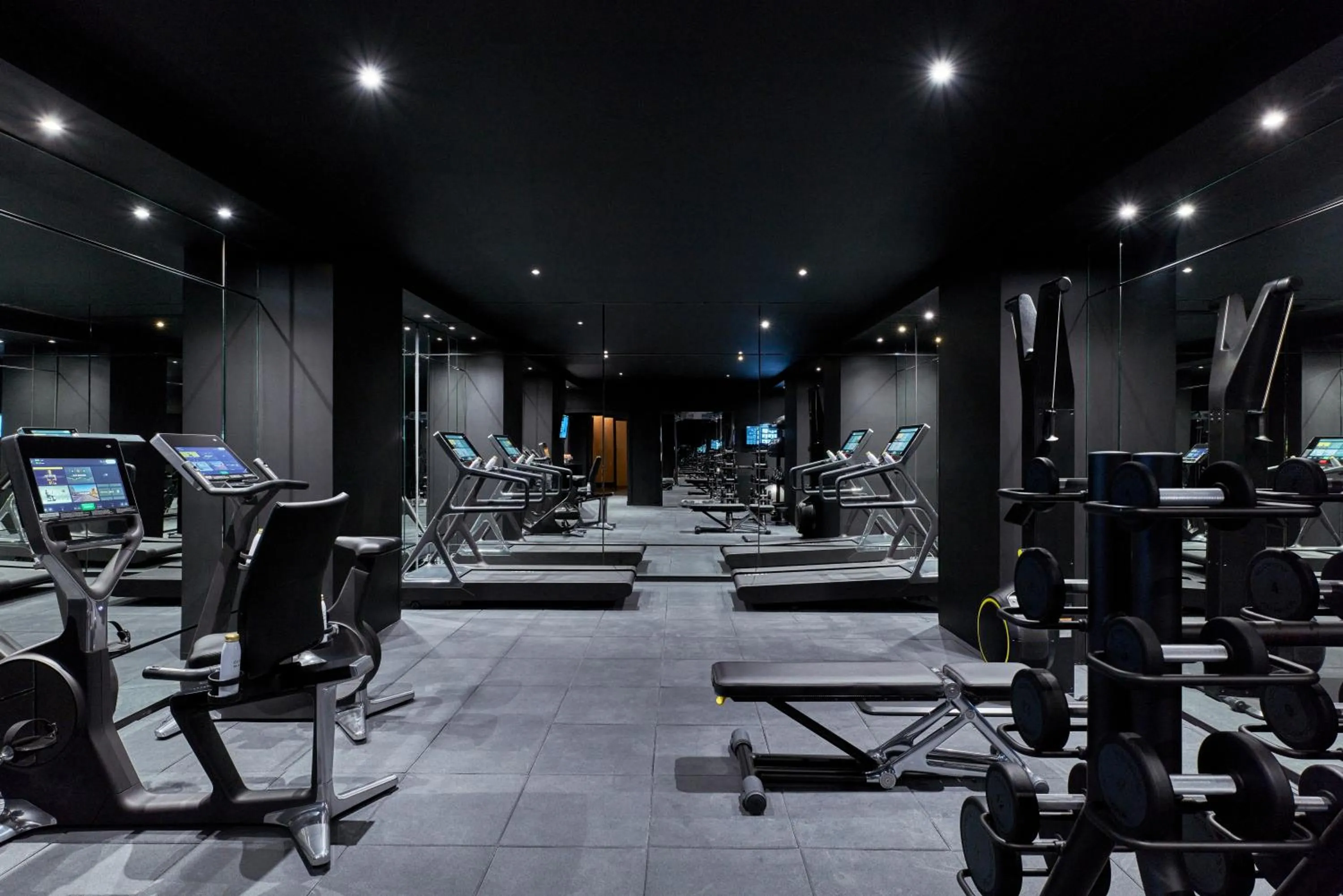Fitness centre/facilities in Hôtel Barrière Fouquet's Paris