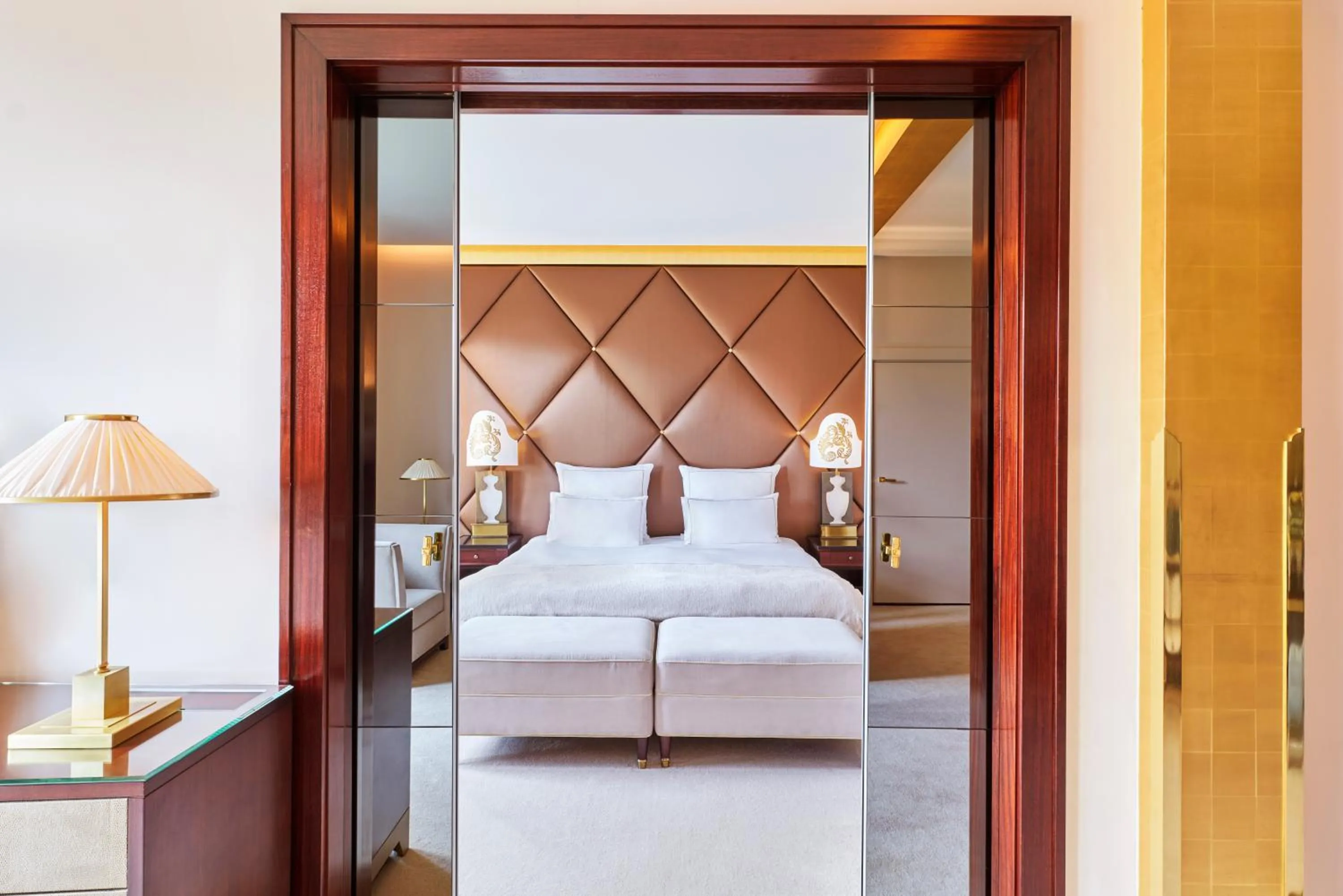 Bedroom, Bed in Hôtel Barrière Fouquet's Paris