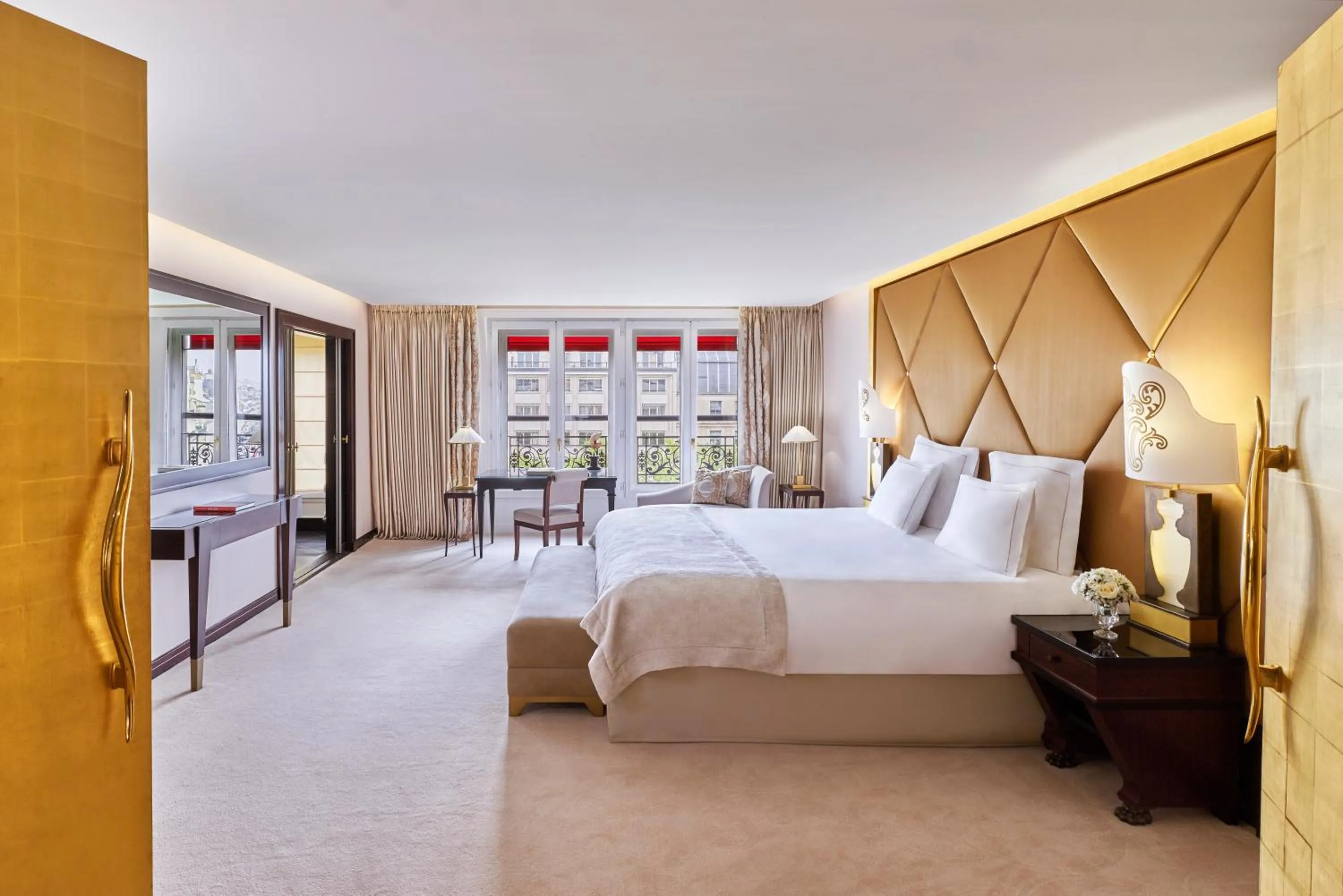 Photo of the whole room, Bed in Hôtel Fouquet's Paris