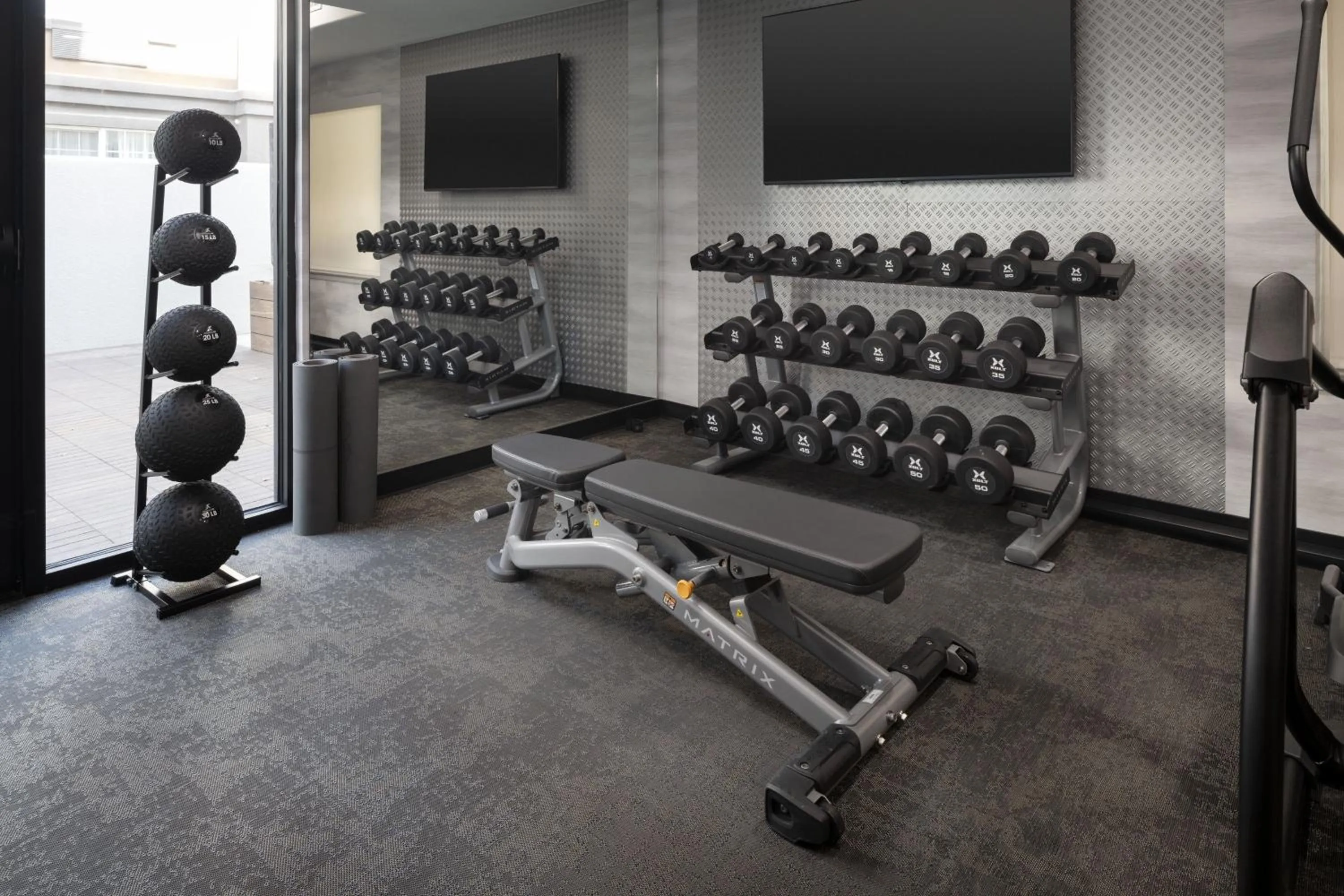 Fitness centre/facilities in Fairfield by Marriott Inn & Suites Fresno Riverpark