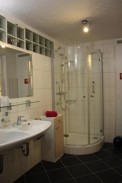Bathroom in Altstadt-Hotel Gelnhausen