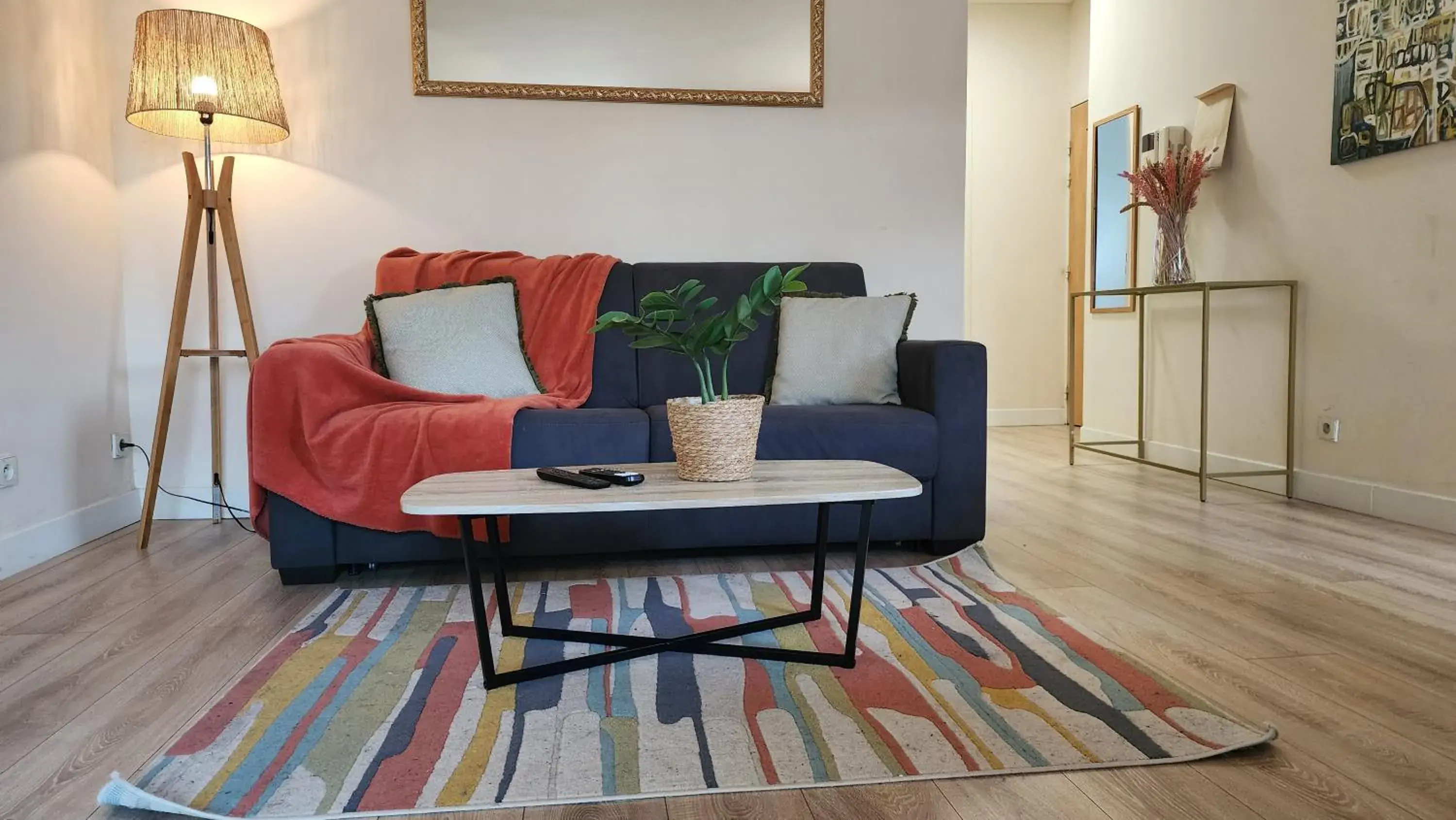 Standard Apartment in Place de l'Etoile, Wagram with AC Standard Apartment in Place de l'Etoile, Wagram with AC