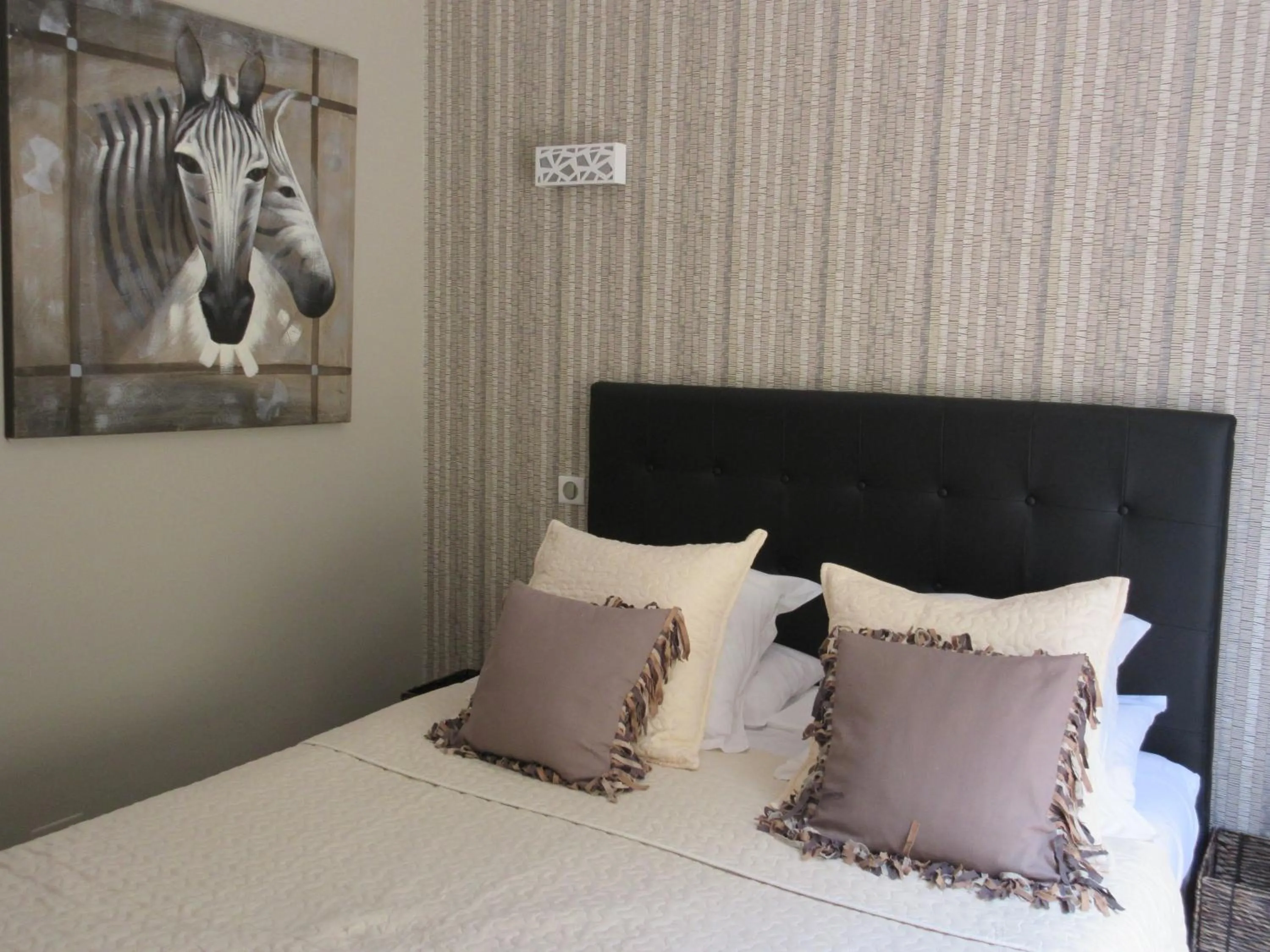 Photo of the whole room, Bed in Villa Tricoli B&B avec Piscine