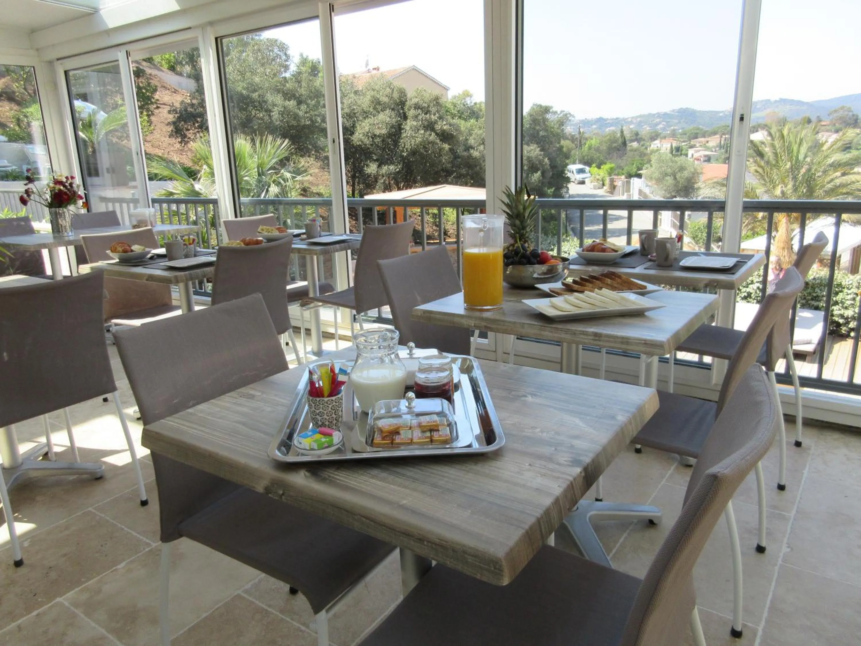 Lobby or reception in Villa Tricoli B&B avec Piscine