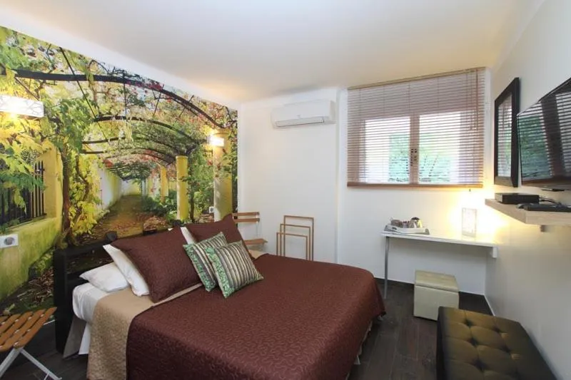 Photo of the whole room, Bed in Villa Tricoli B&B avec Piscine