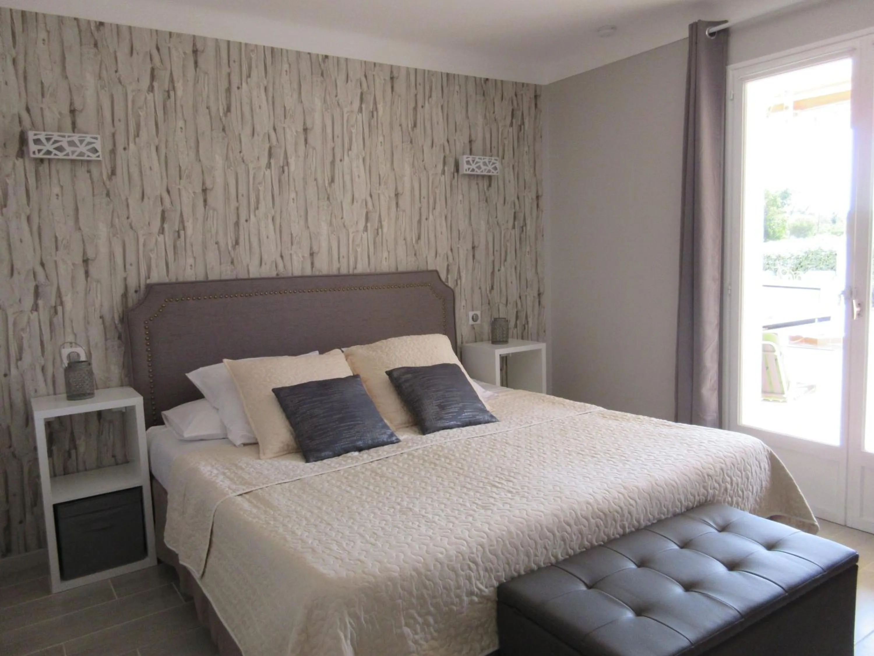 Photo of the whole room, Bed in Villa Tricoli B&B avec Piscine