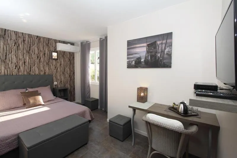 Bed in Villa Tricoli B&B avec Piscine