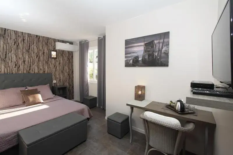 Superior Double Room in Villa Tricoli B&B avec Piscine Superior Double Room in Villa Tricoli B&B avec Piscine