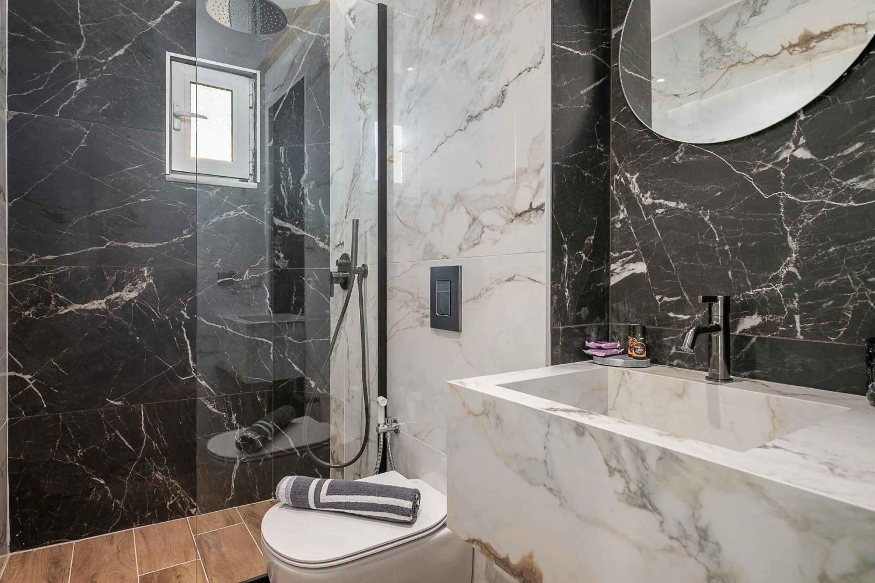 Bathroom in Amphitrite Hotel