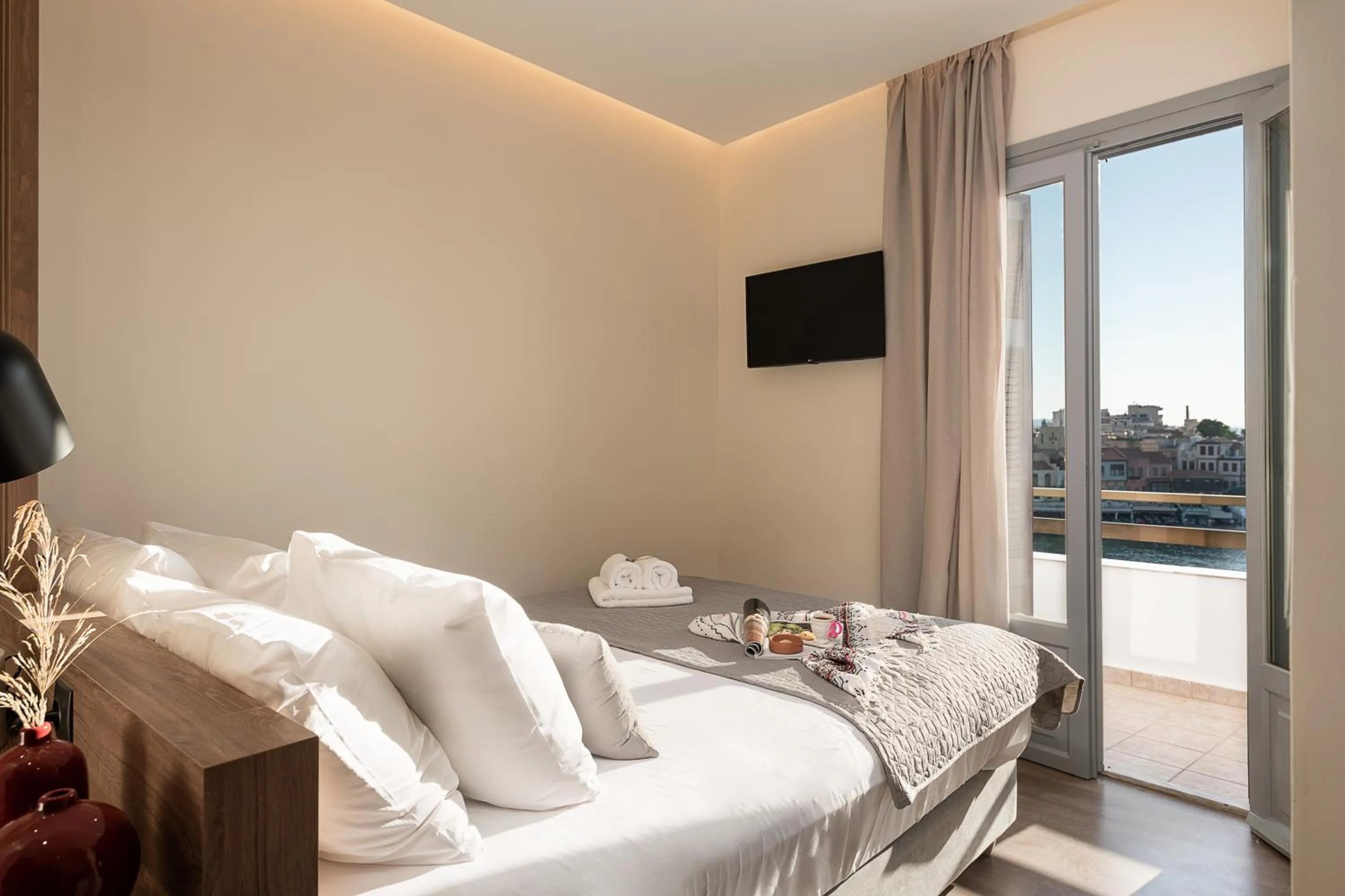 Bed in Amphitrite Hotel