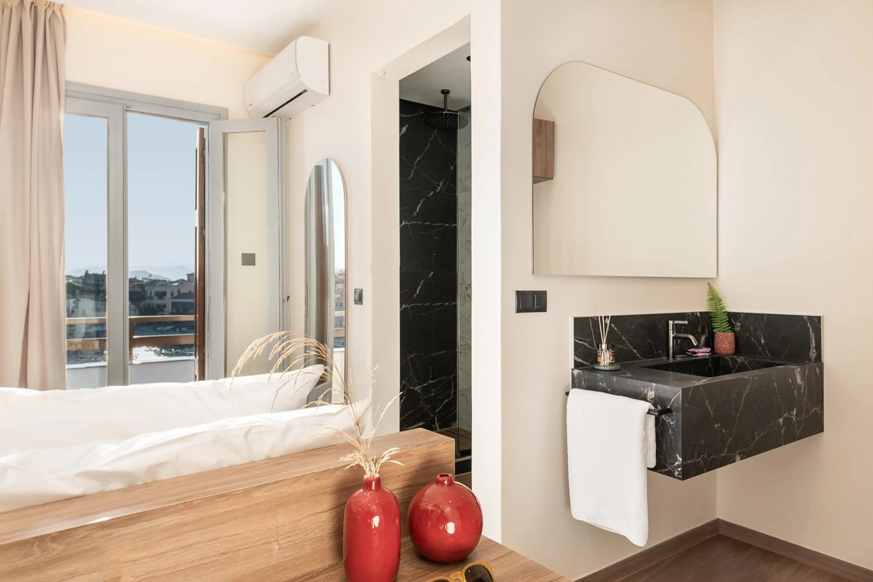 Photo of the whole room, Bed in Amphitrite Hotel