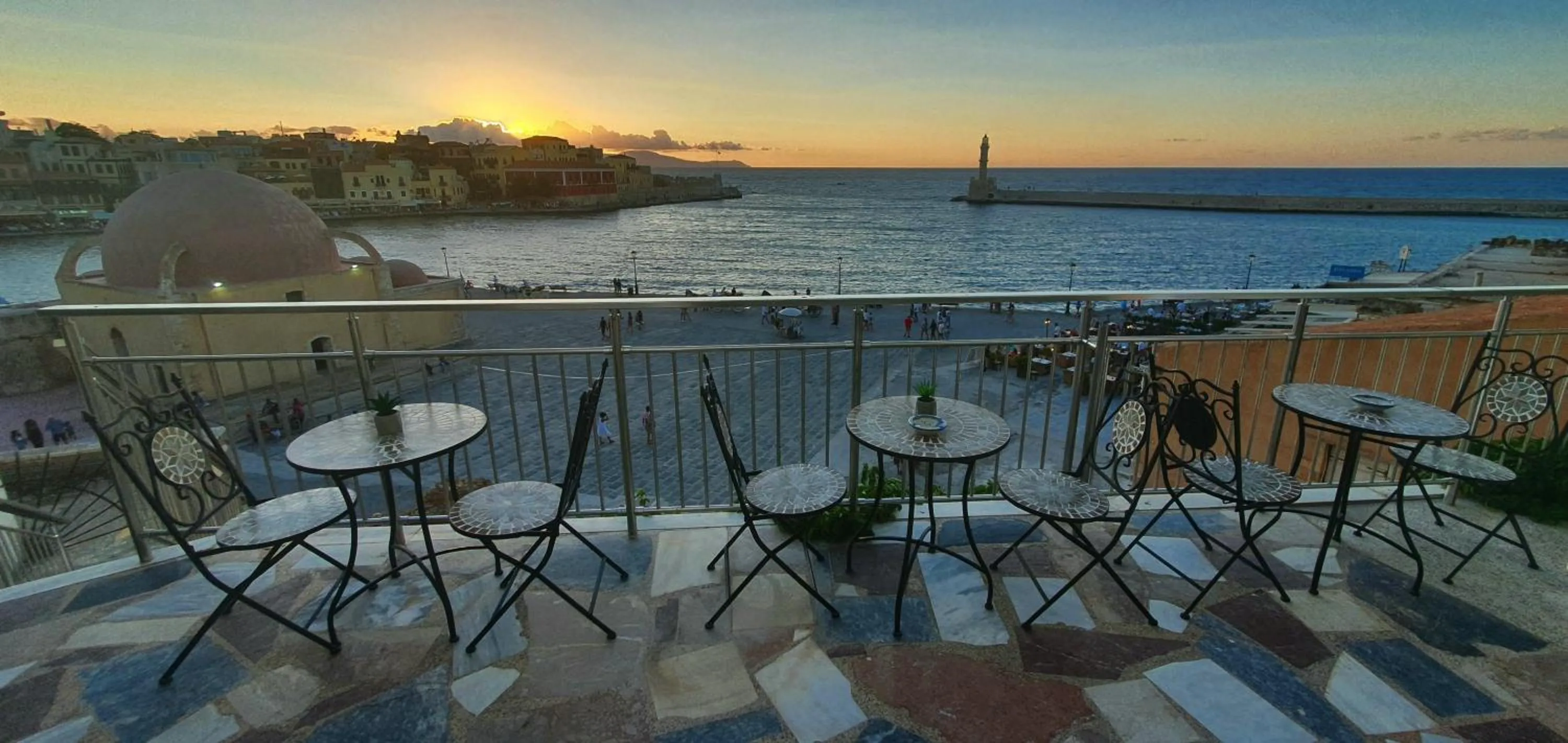 Balcony/Terrace in Amphitrite Hotel