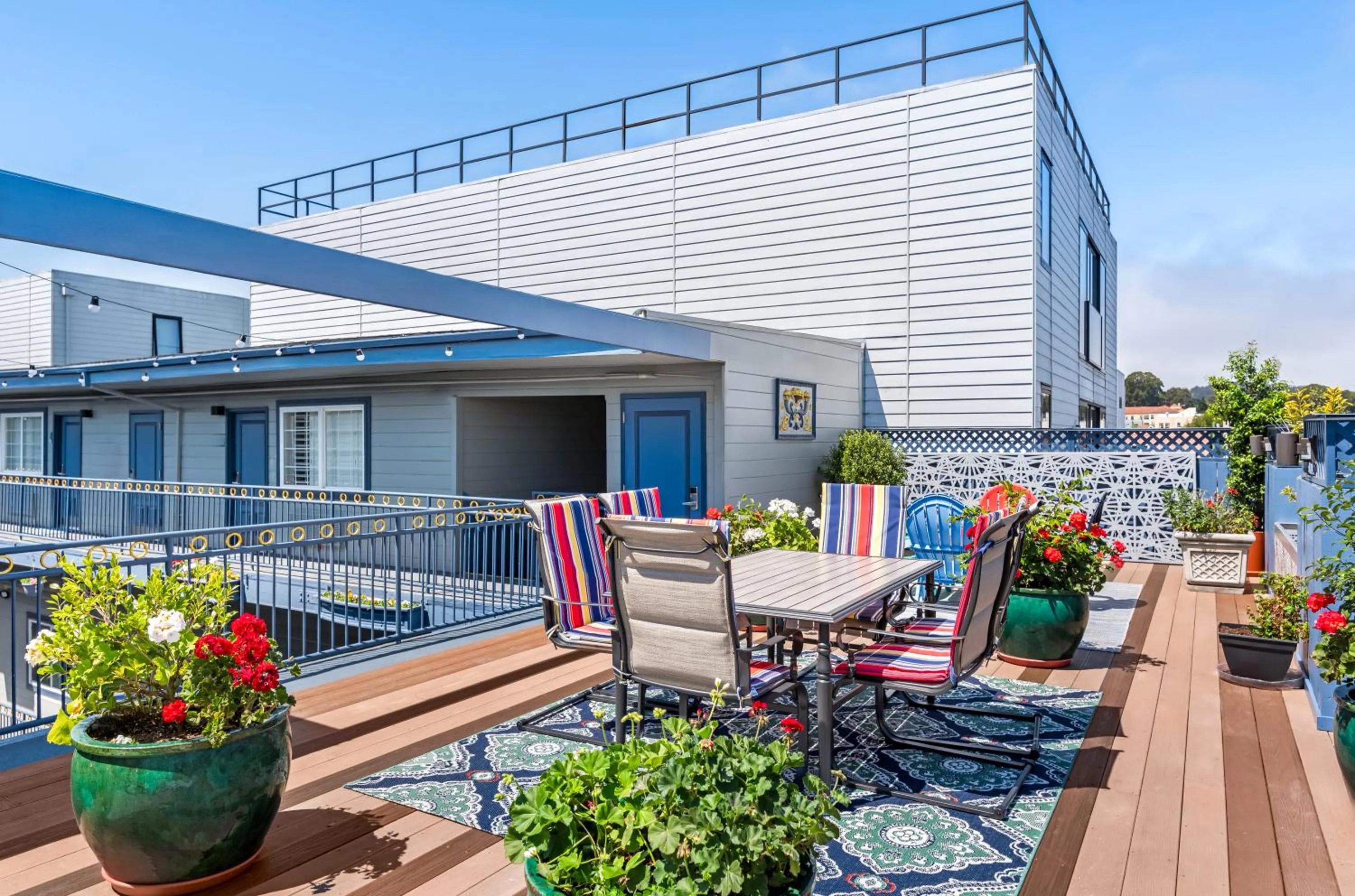 Property building in Signature Inn San Francisco Marina District