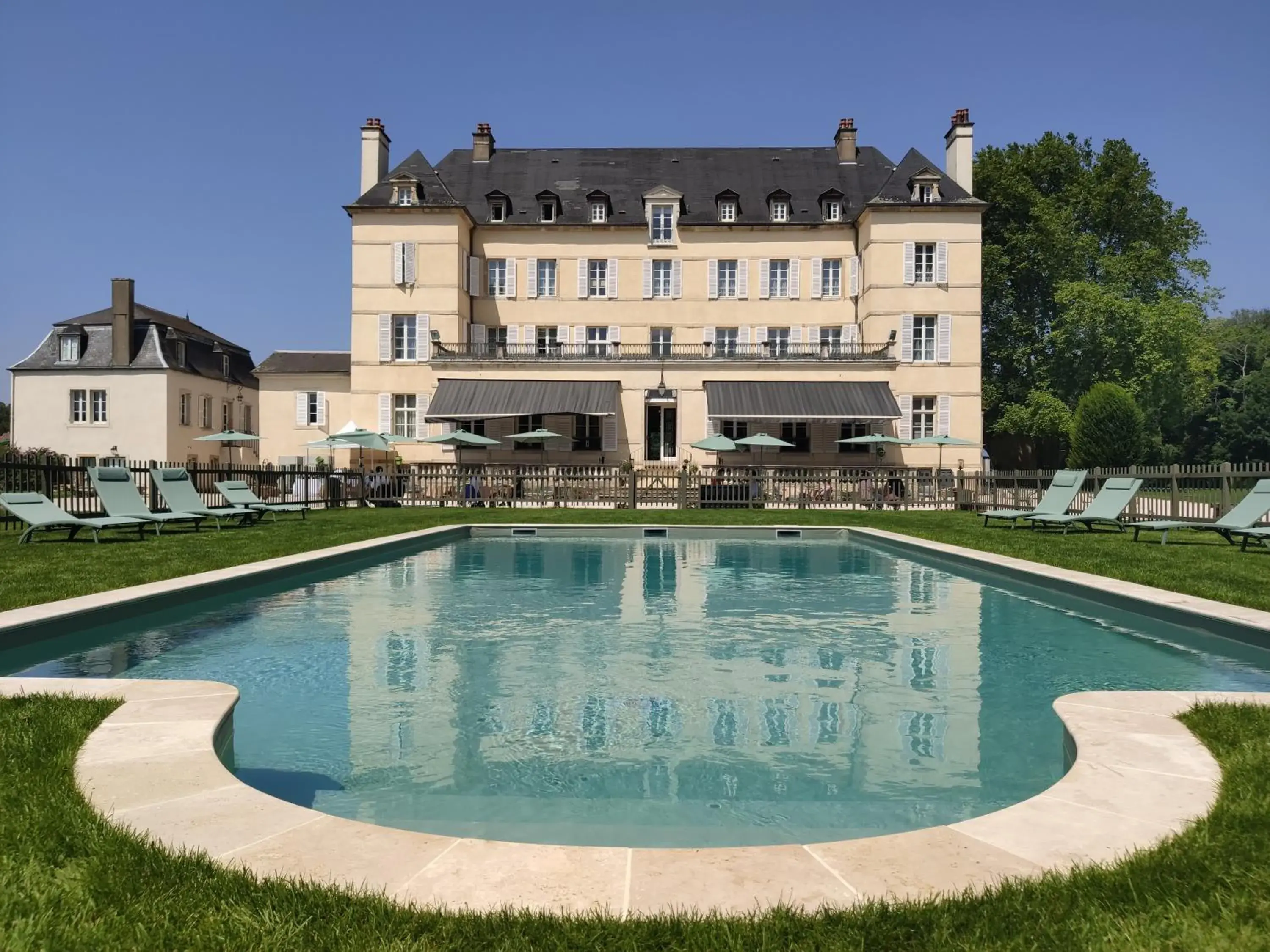 Property building in Domaine de Saulon Property building in Domaine de Saulon