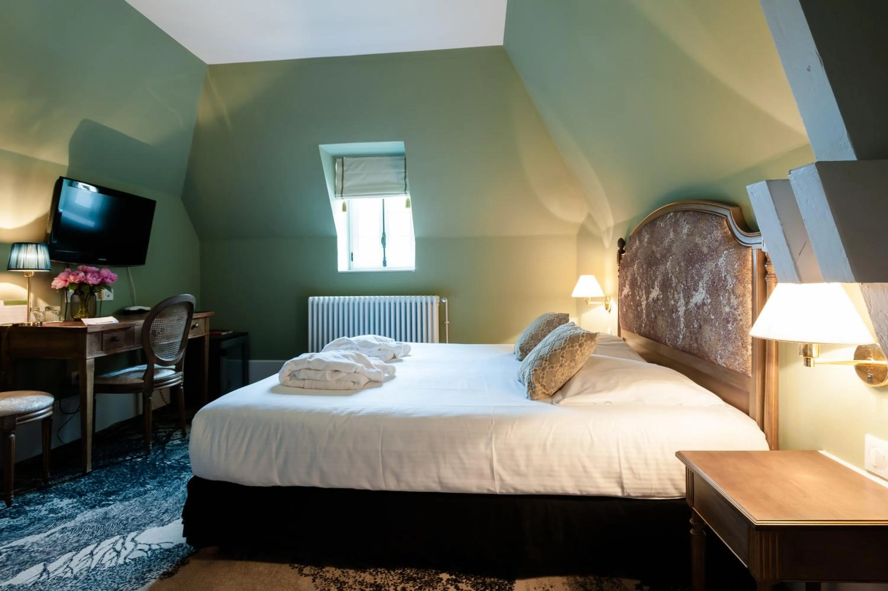 Bed in Château de Saulon