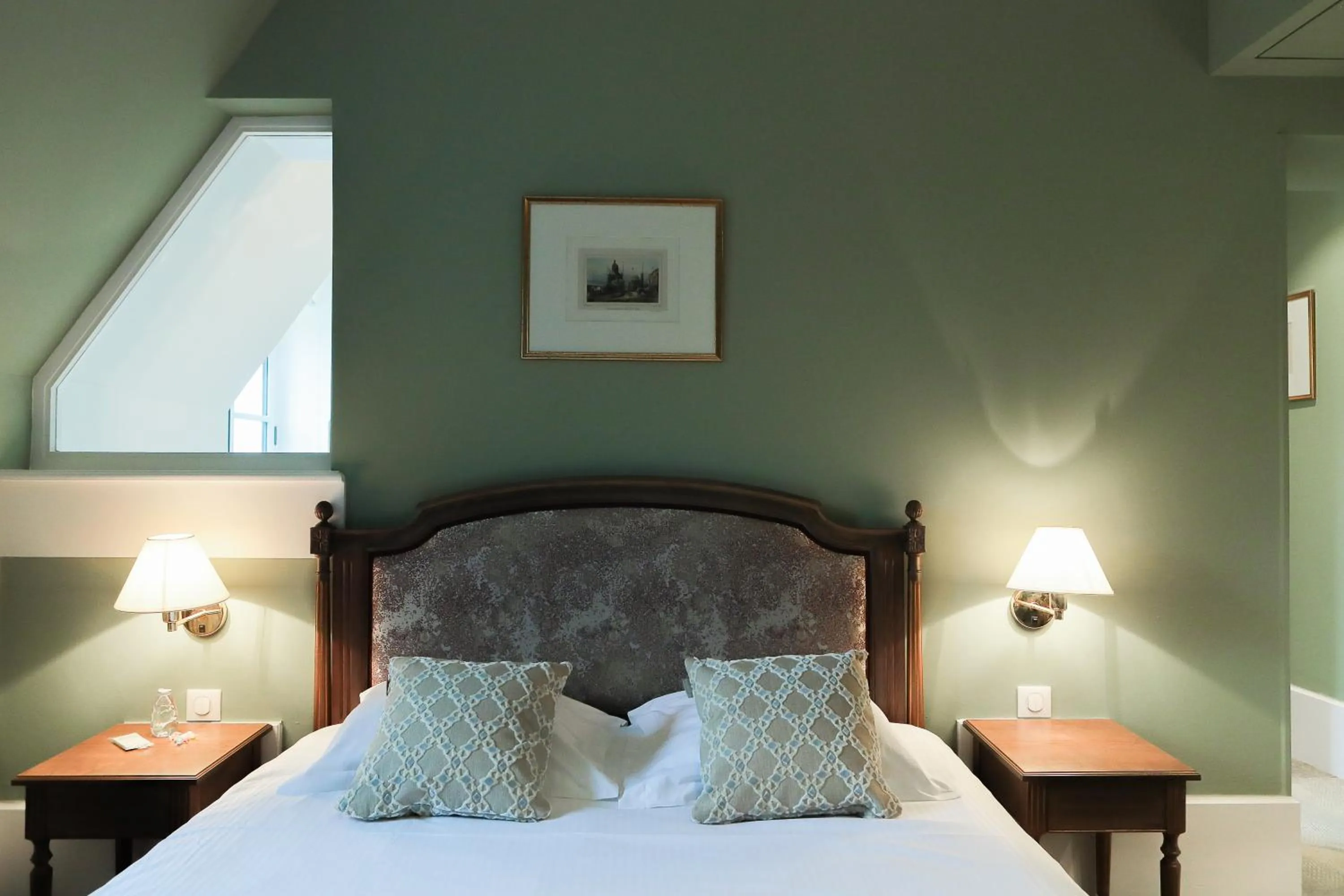 Bed in Château de Saulon