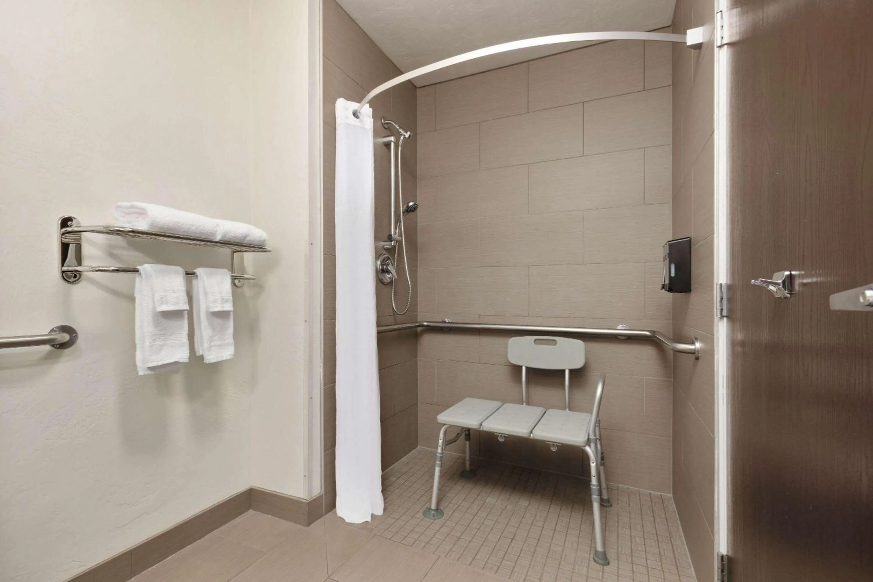 Shower in Super 8 by Wyndham Roseburg