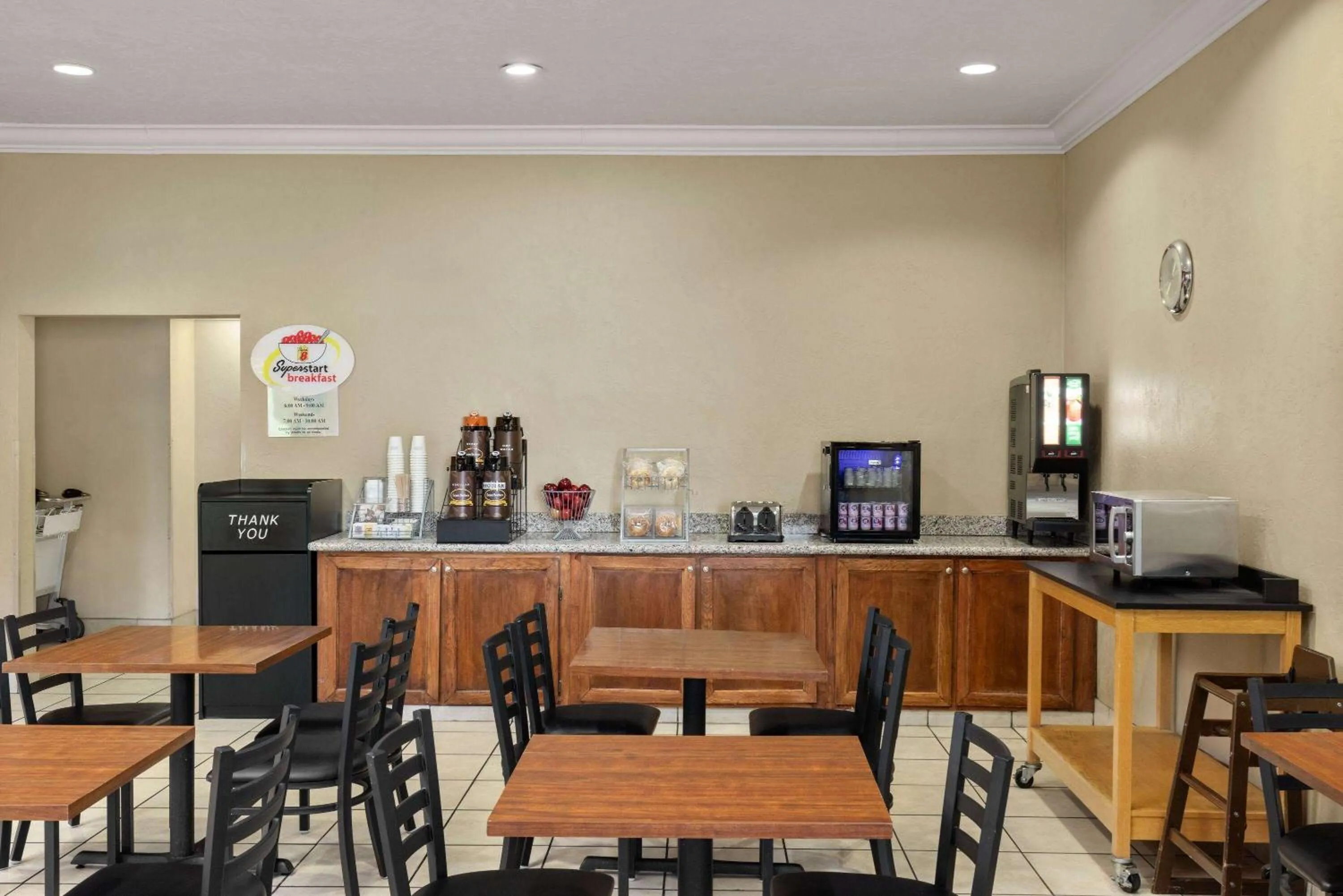 Breakfast in Super 8 by Wyndham Roseburg