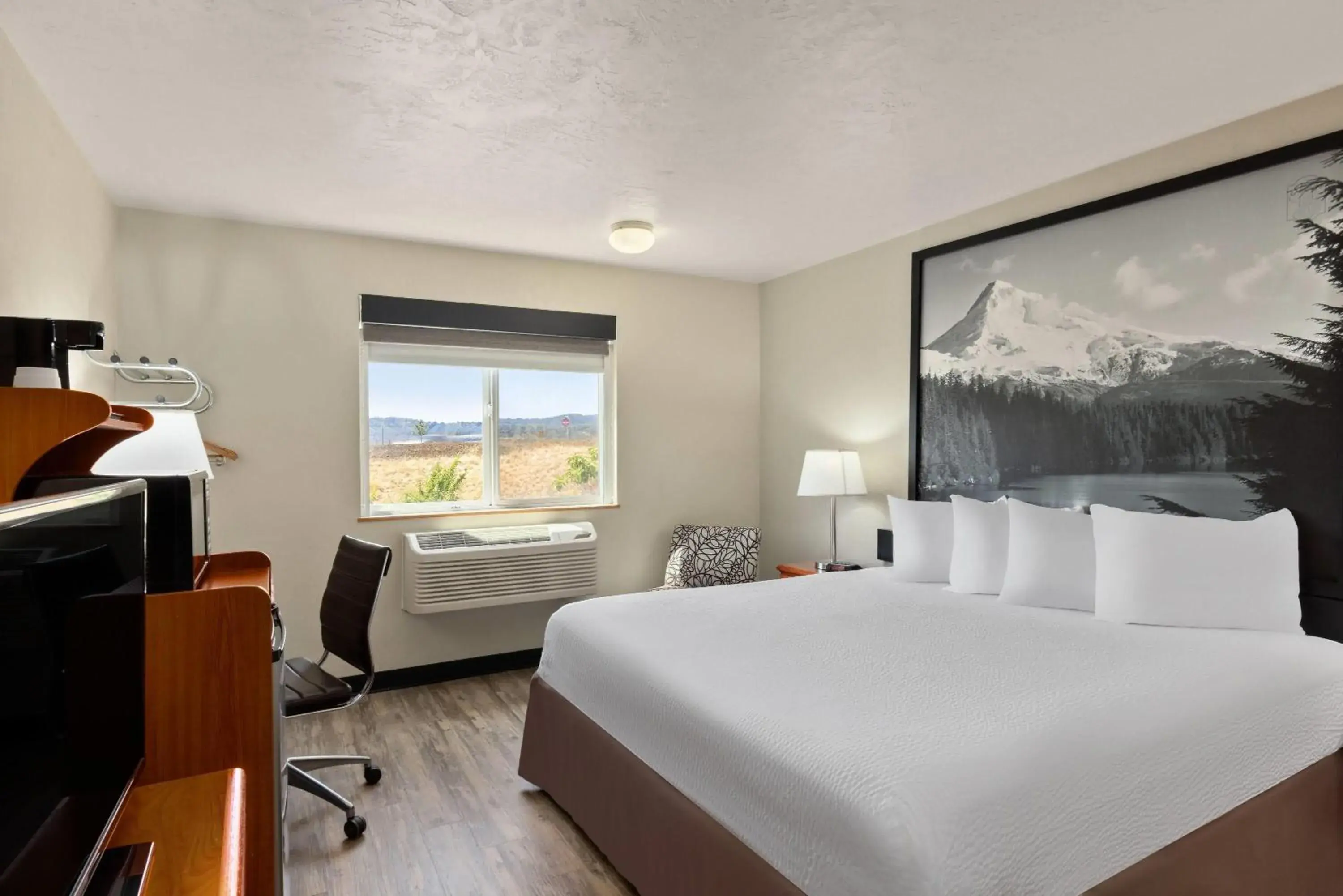 King Room - Non-Smoking in Super 8 by Wyndham Roseburg King Room - Non-Smoking in Super 8 by Wyndham Roseburg