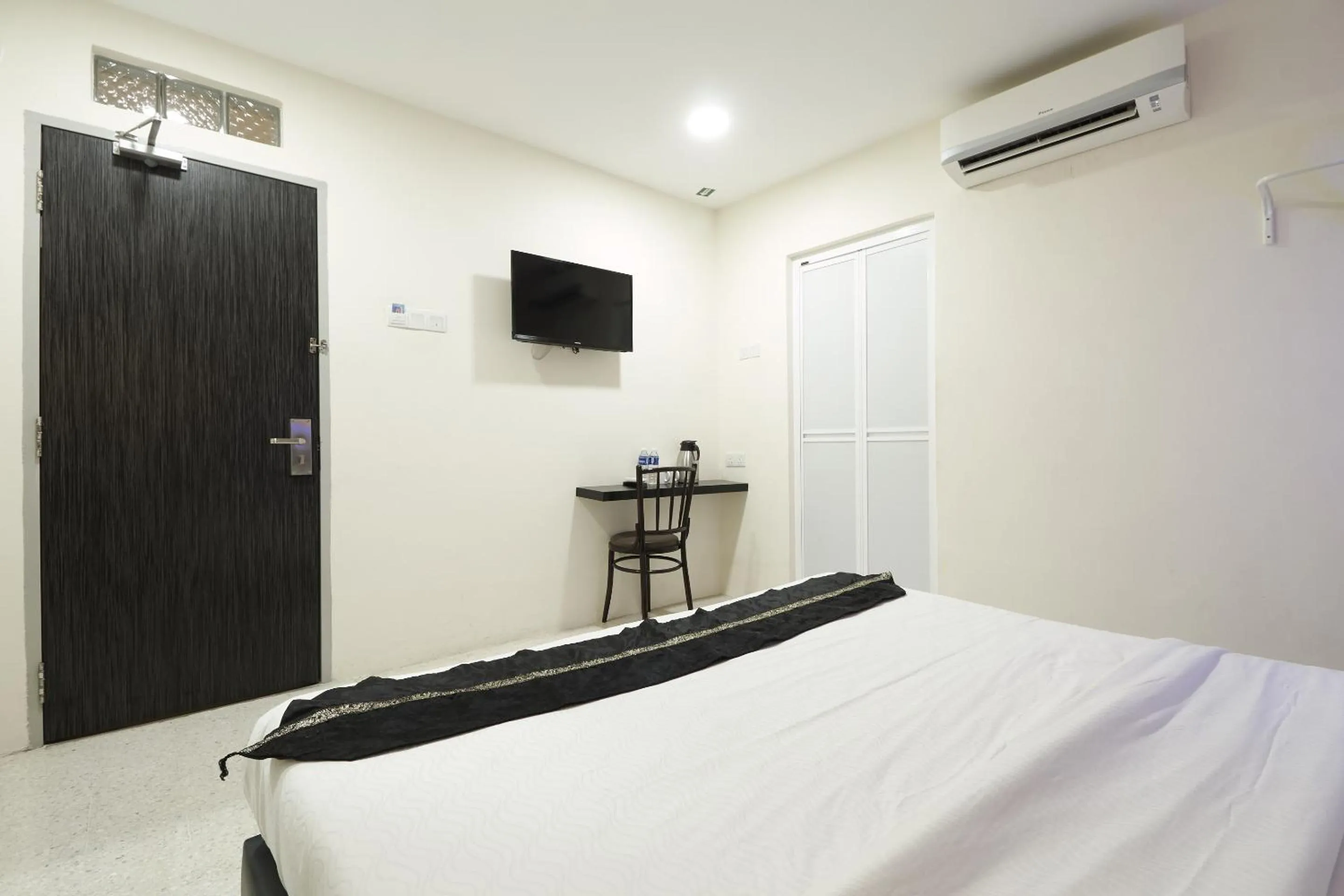 Bed in M S Hotel, Tengku Kelana KTM Klang